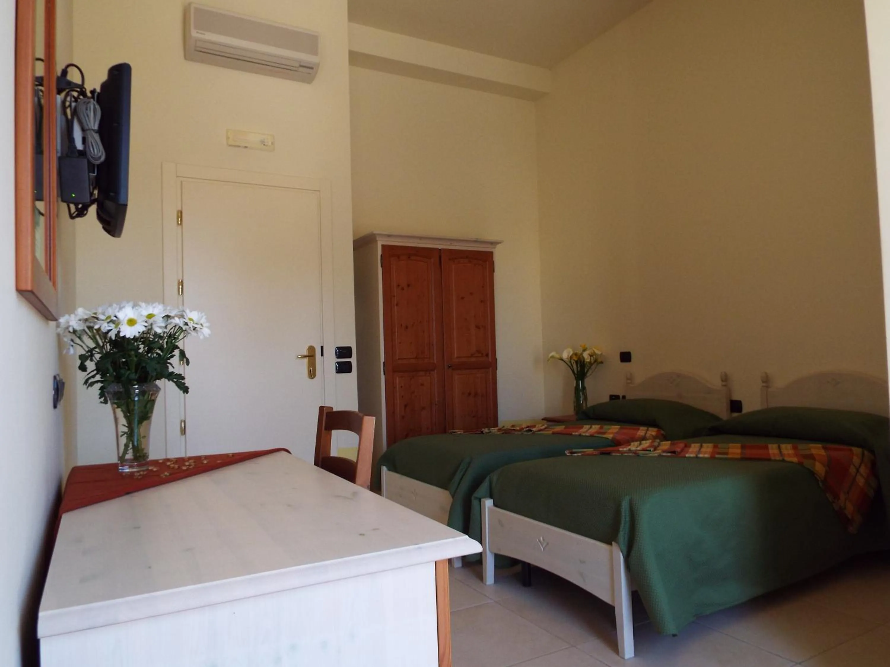 Photo of the whole room, Bed in Delle Rose, Hotel & Horse Riding