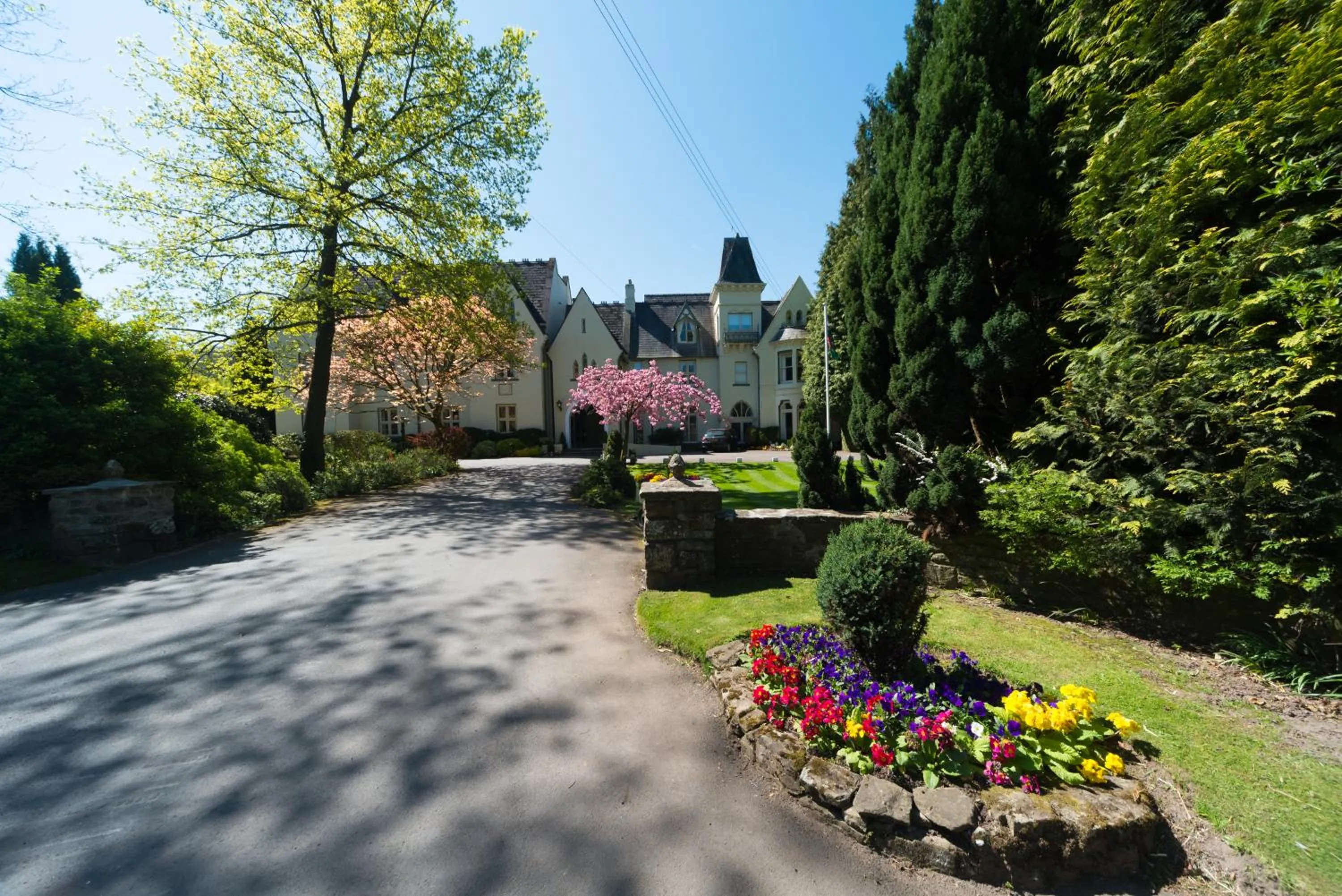 Glen-Yr-Afon House Hotel
