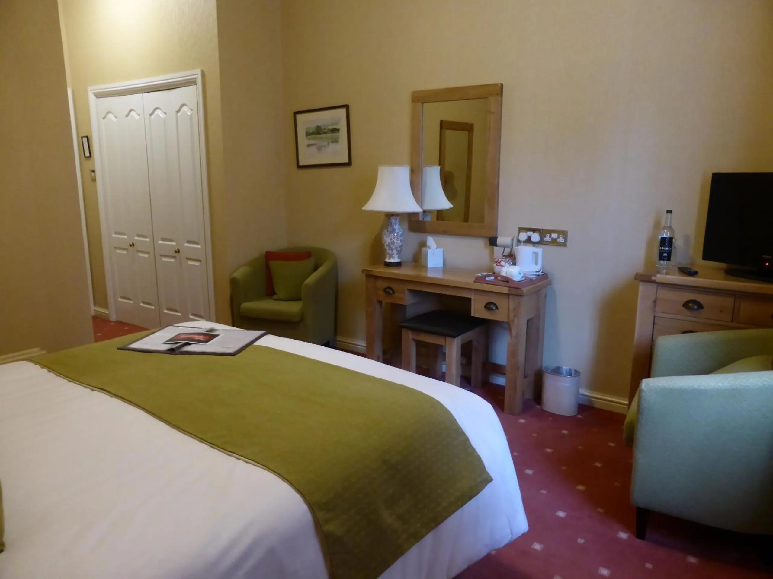Bed in Glen-Yr-Afon House Hotel