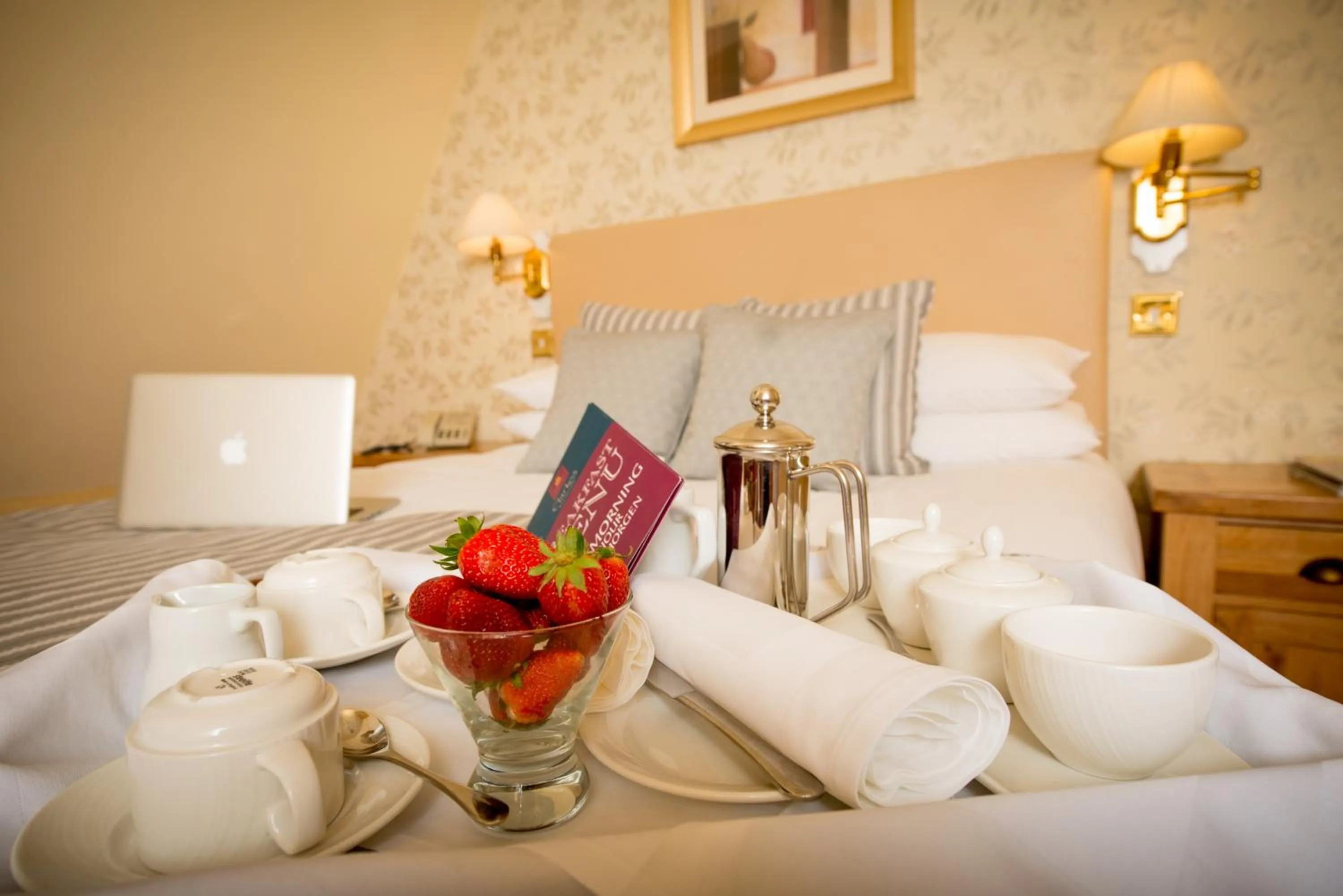 Property building, Bed in Glen-Yr-Afon House Hotel