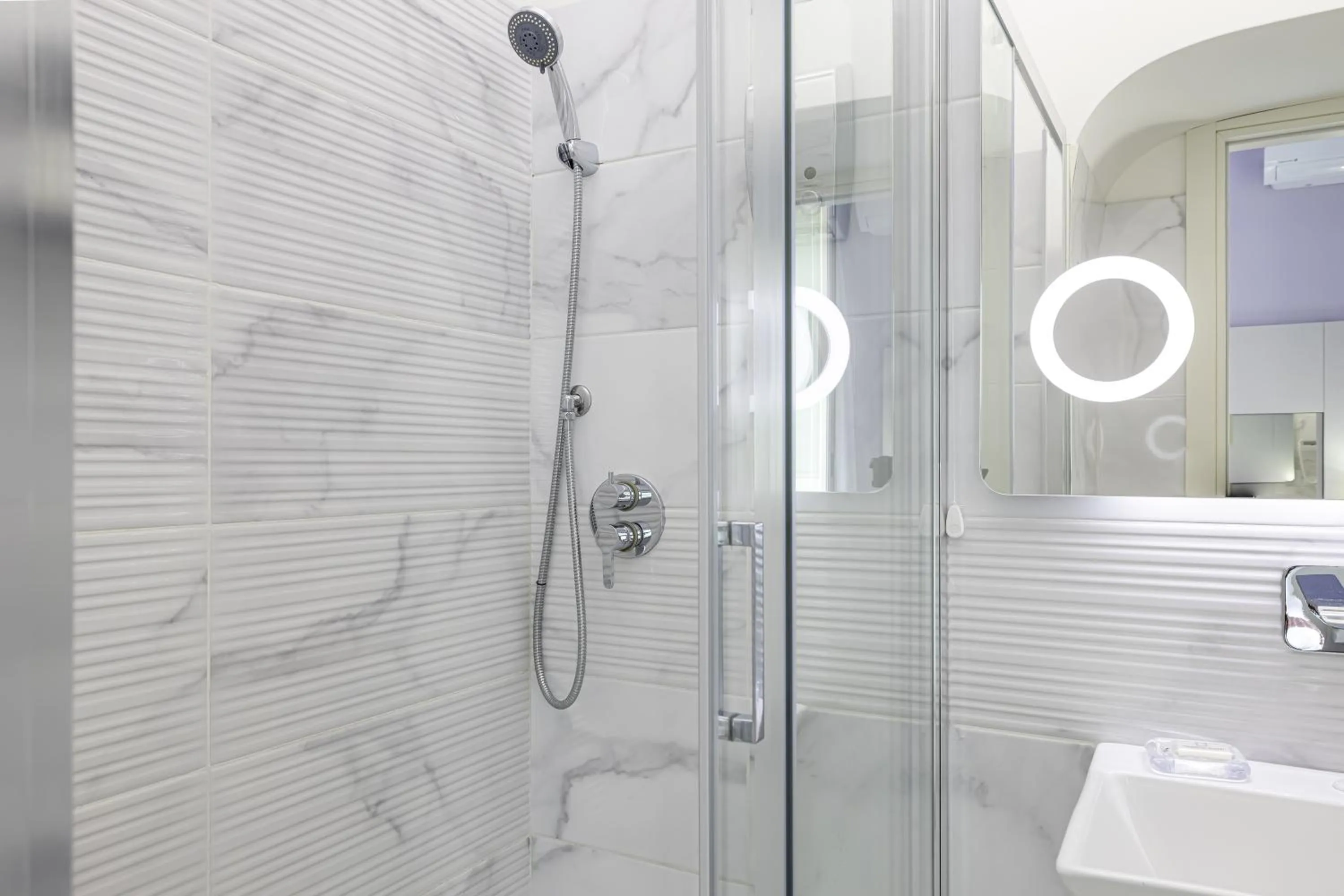 Bathroom in THE ONE Boutique Hotel & SPA Rome