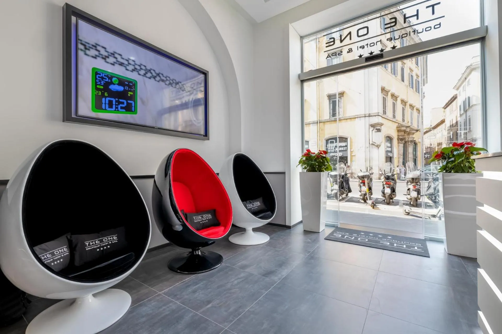 Lobby or reception in THE ONE Boutique Hotel & SPA Rome