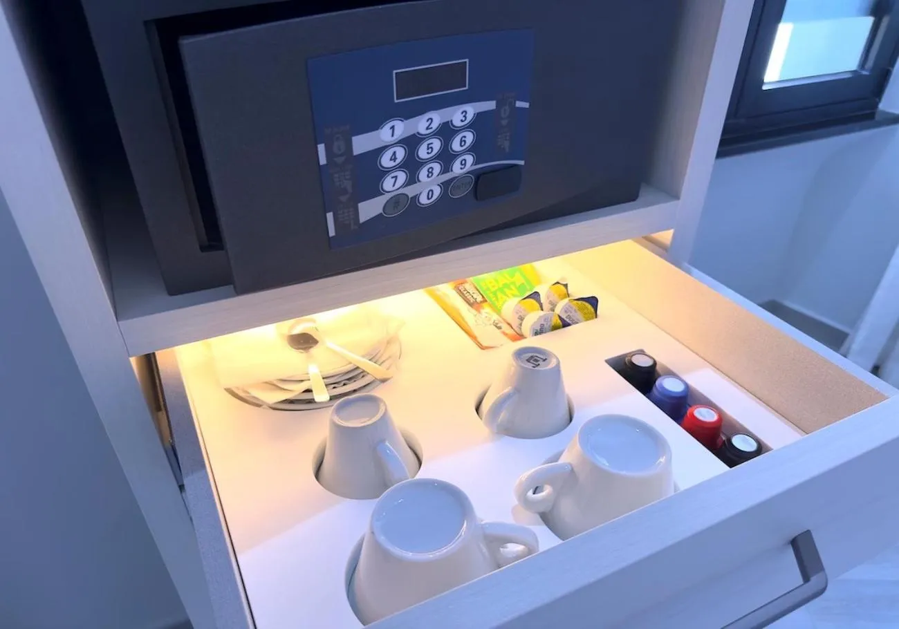 Coffee/tea facilities in THE ONE Boutique Hotel & SPA Rome