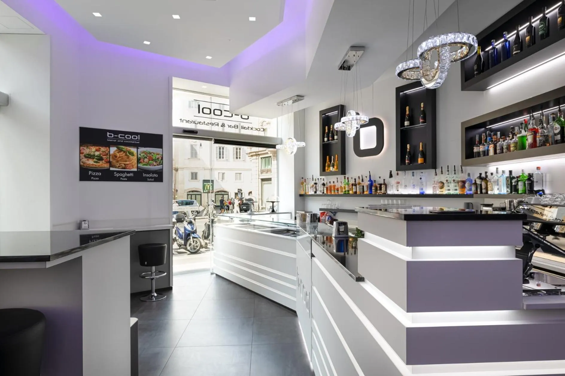 Lounge or bar in THE ONE Boutique Hotel & SPA Rome