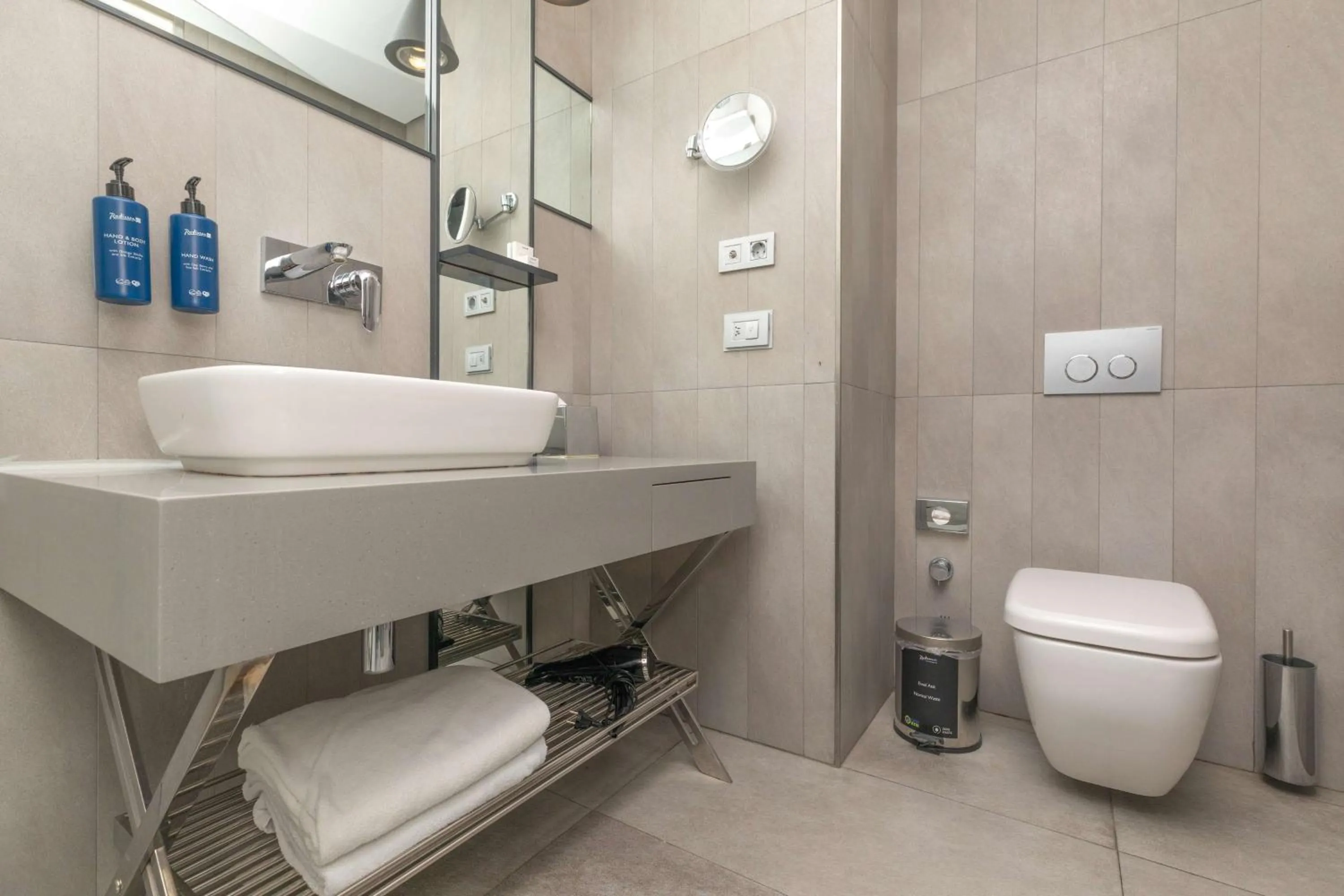 Bathroom in Radisson Blu Hotel Istanbul Asia