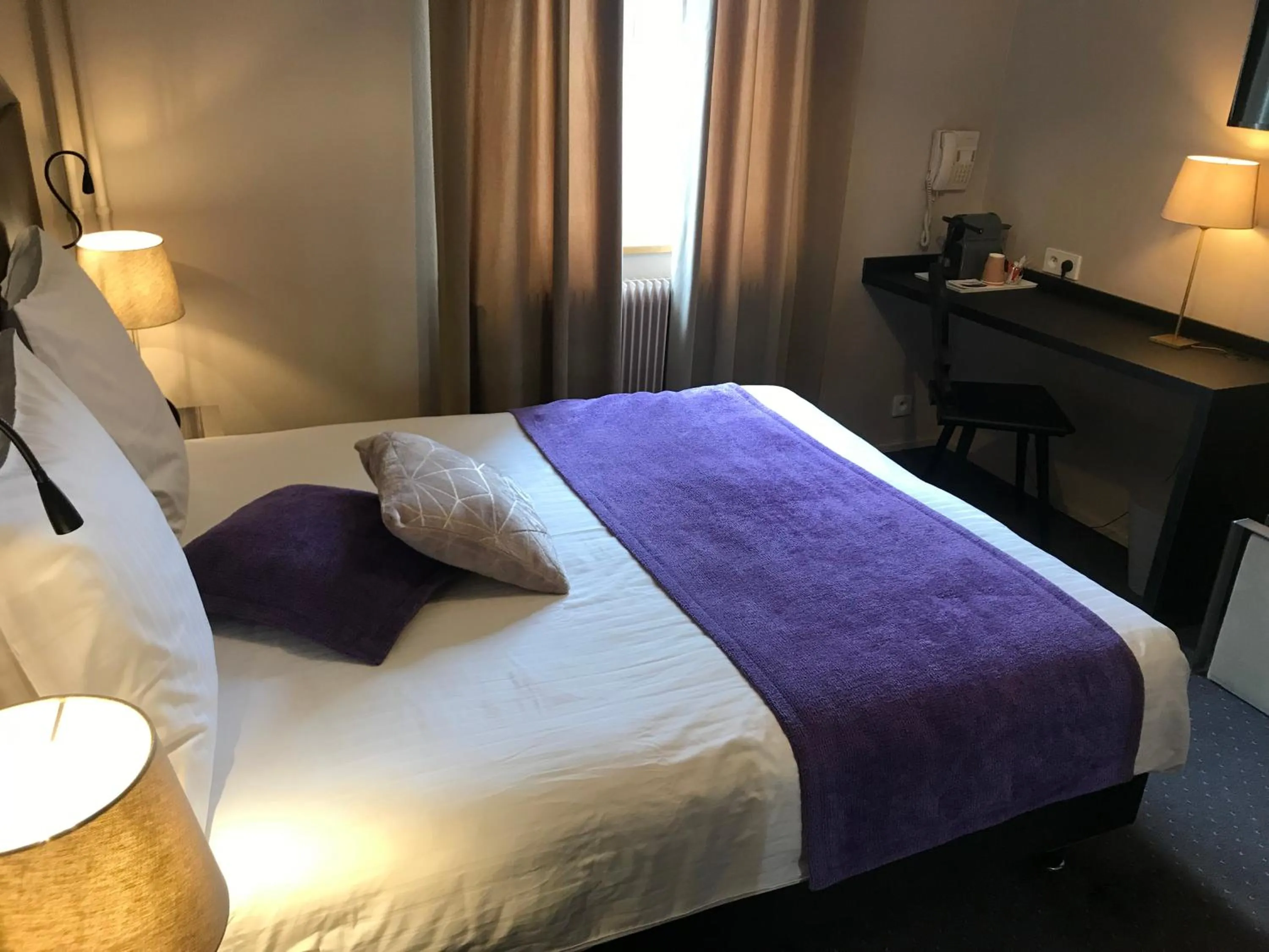 Photo of the whole room, Bed in Hôtel L'Auberge Alsacienne