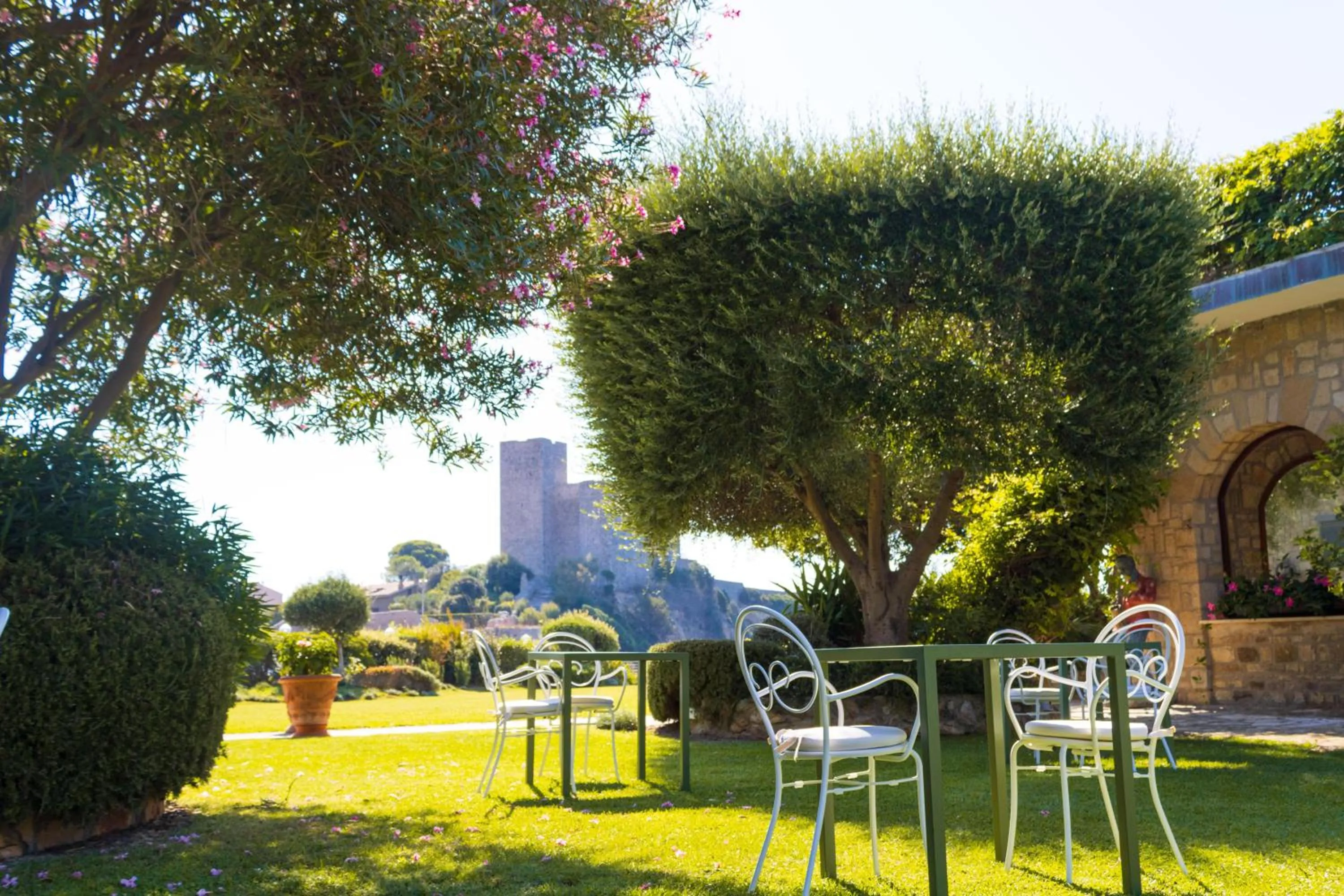 Garden in Hotel Capo D'Uomo
