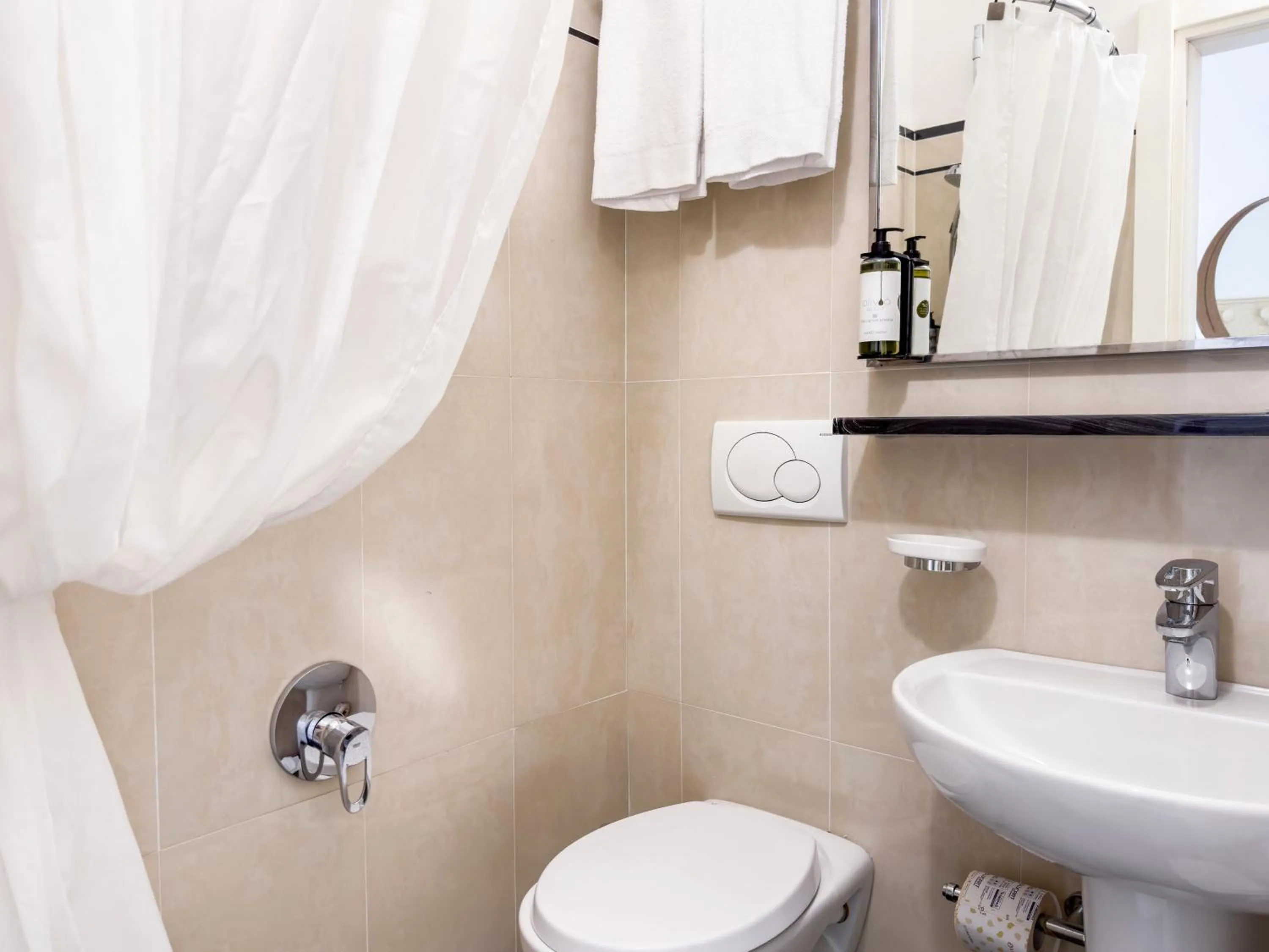 Bathroom in Hotel Capo D'Uomo