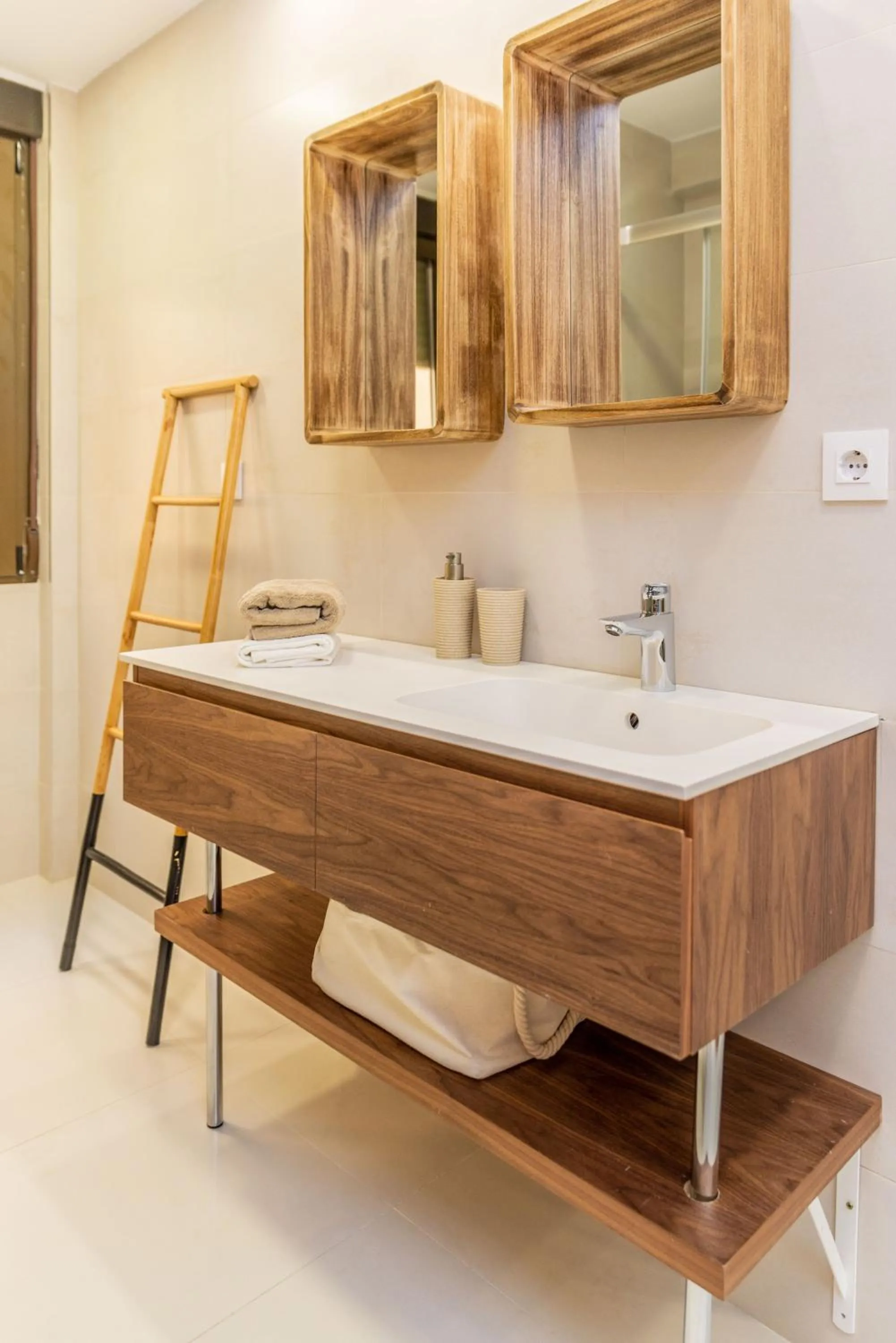 Luxury Apartment Alcazaba by Nagoa Homes