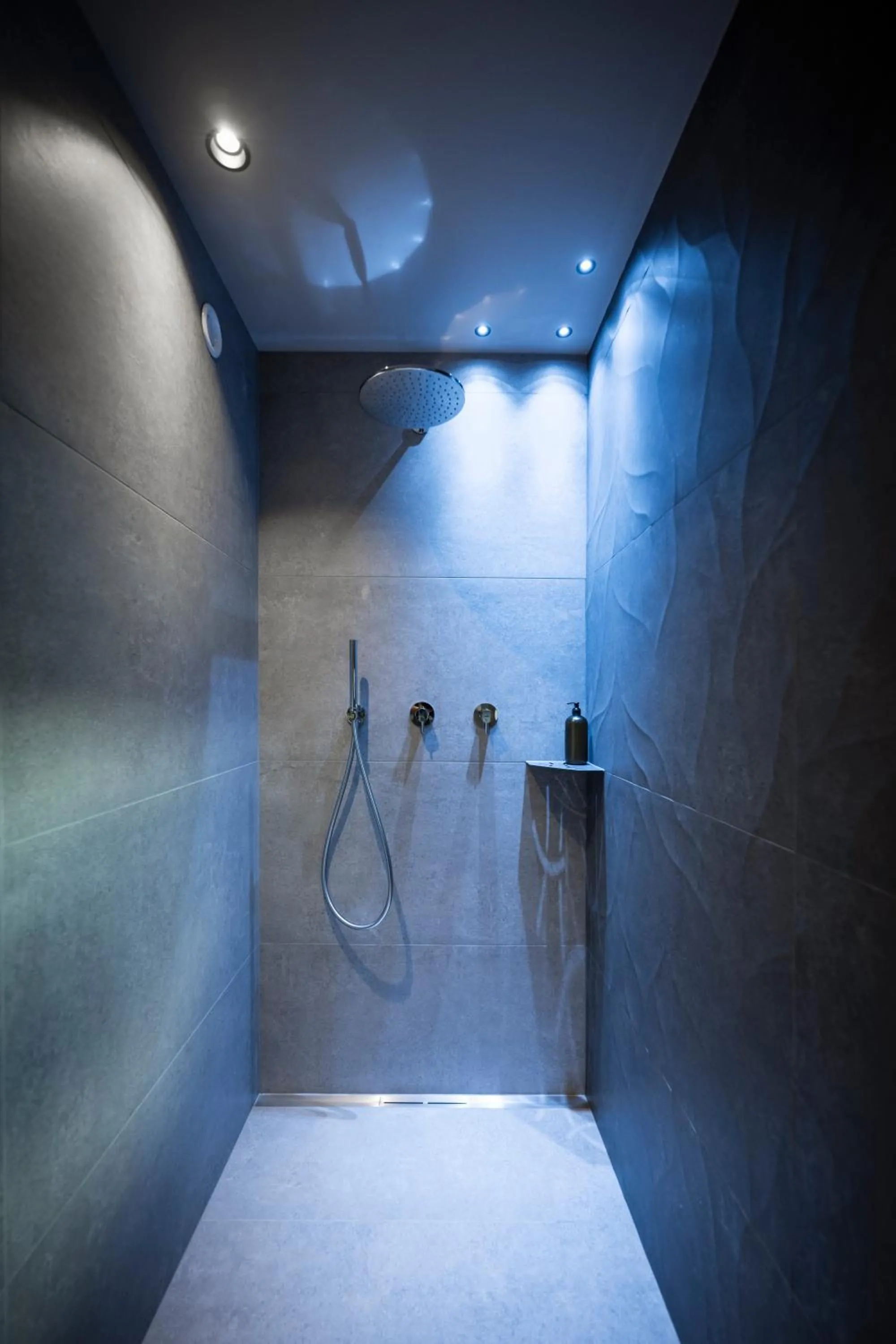 Shower in Hotel Viertler