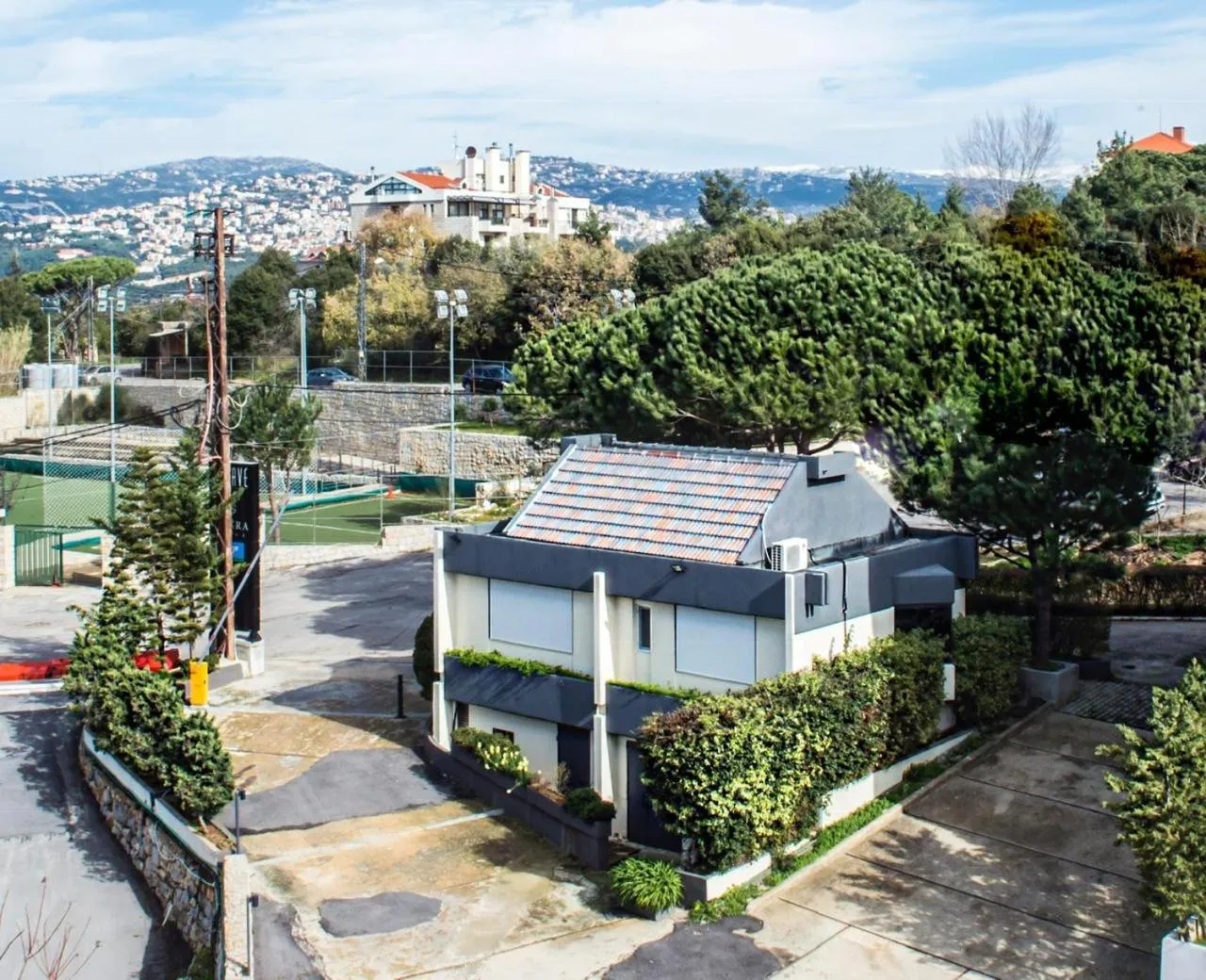 Street view in Le Pave Hotel