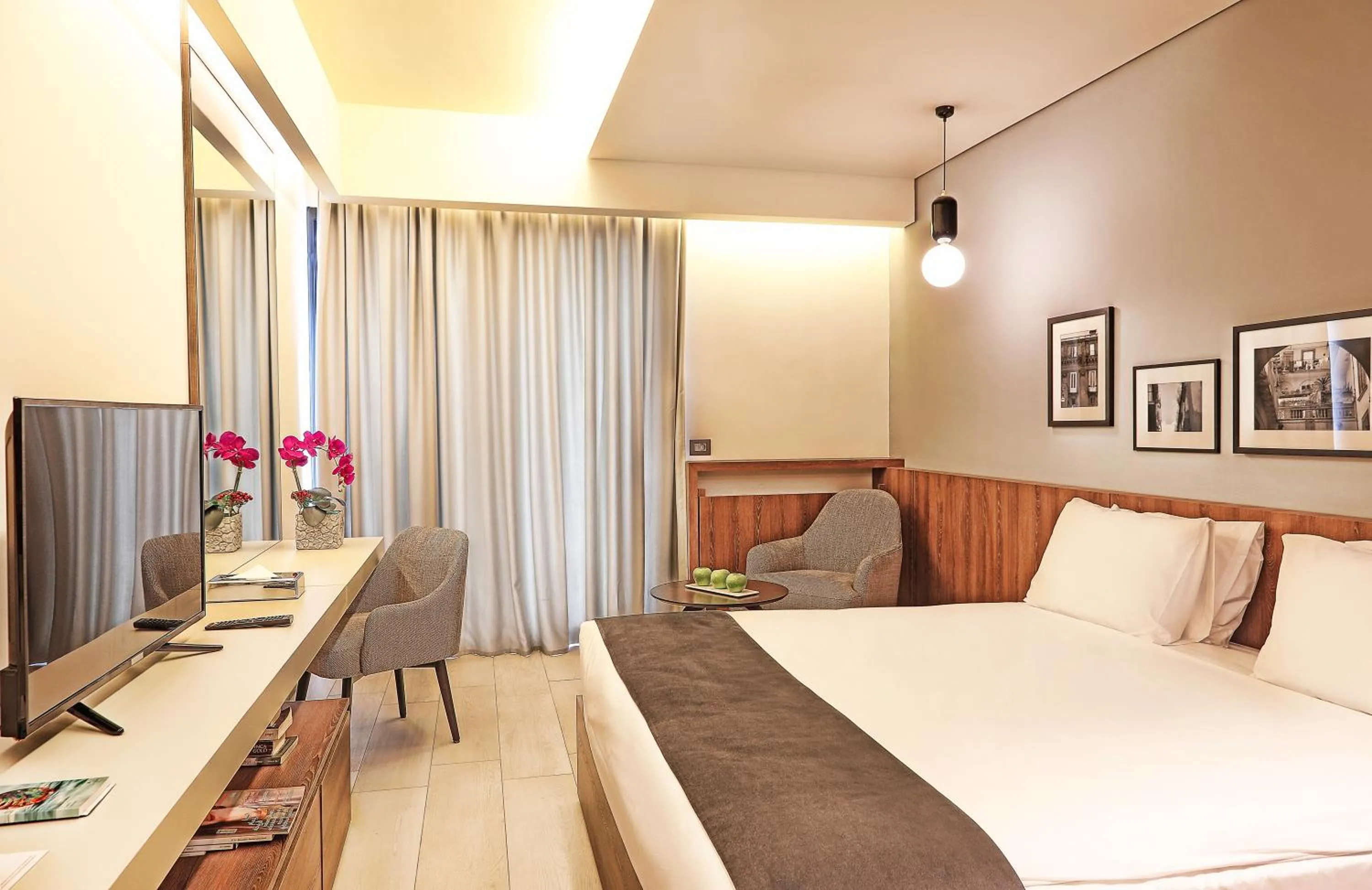 Photo of the whole room, Bed in Le Pave Hotel