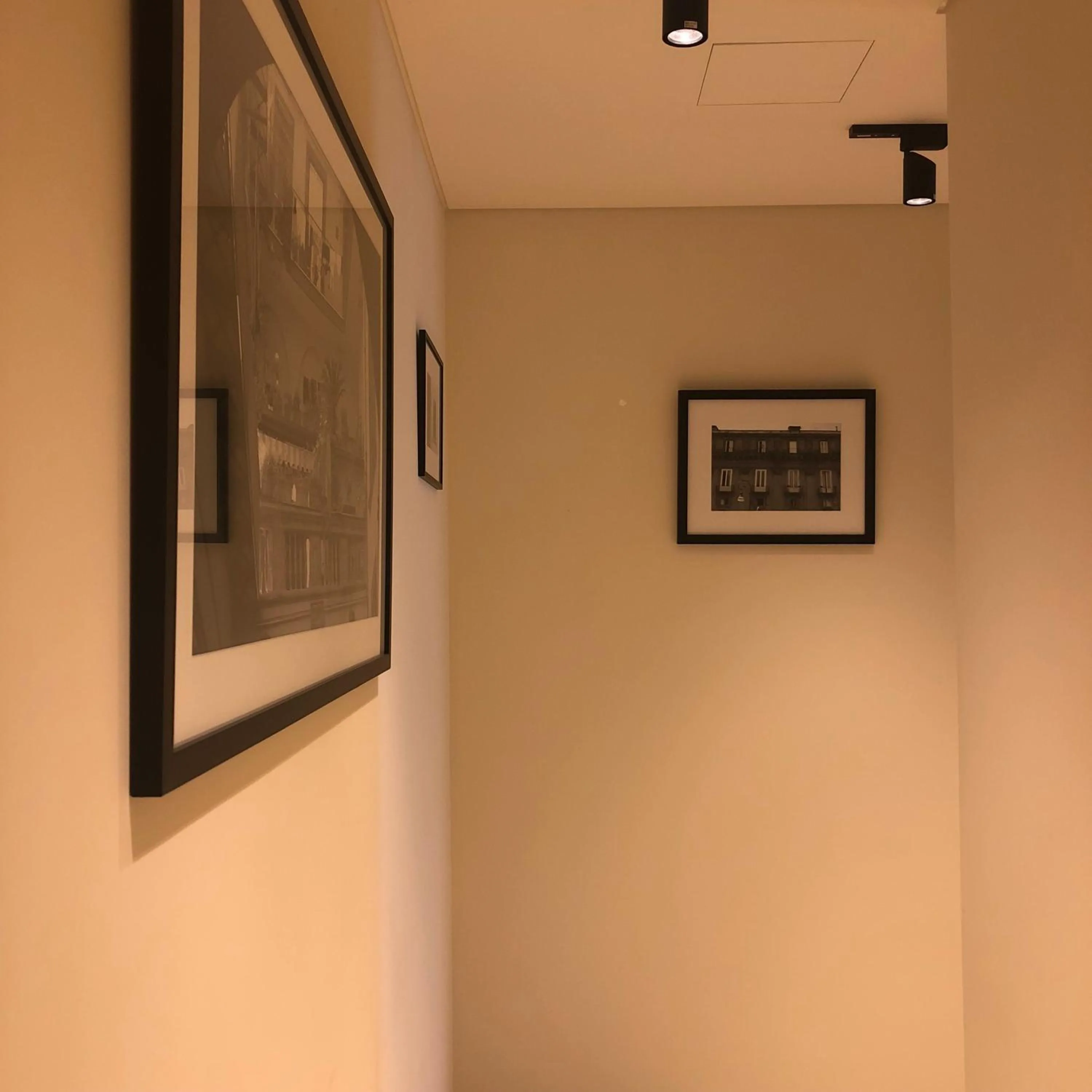 Decorative detail in Le Pave Hotel