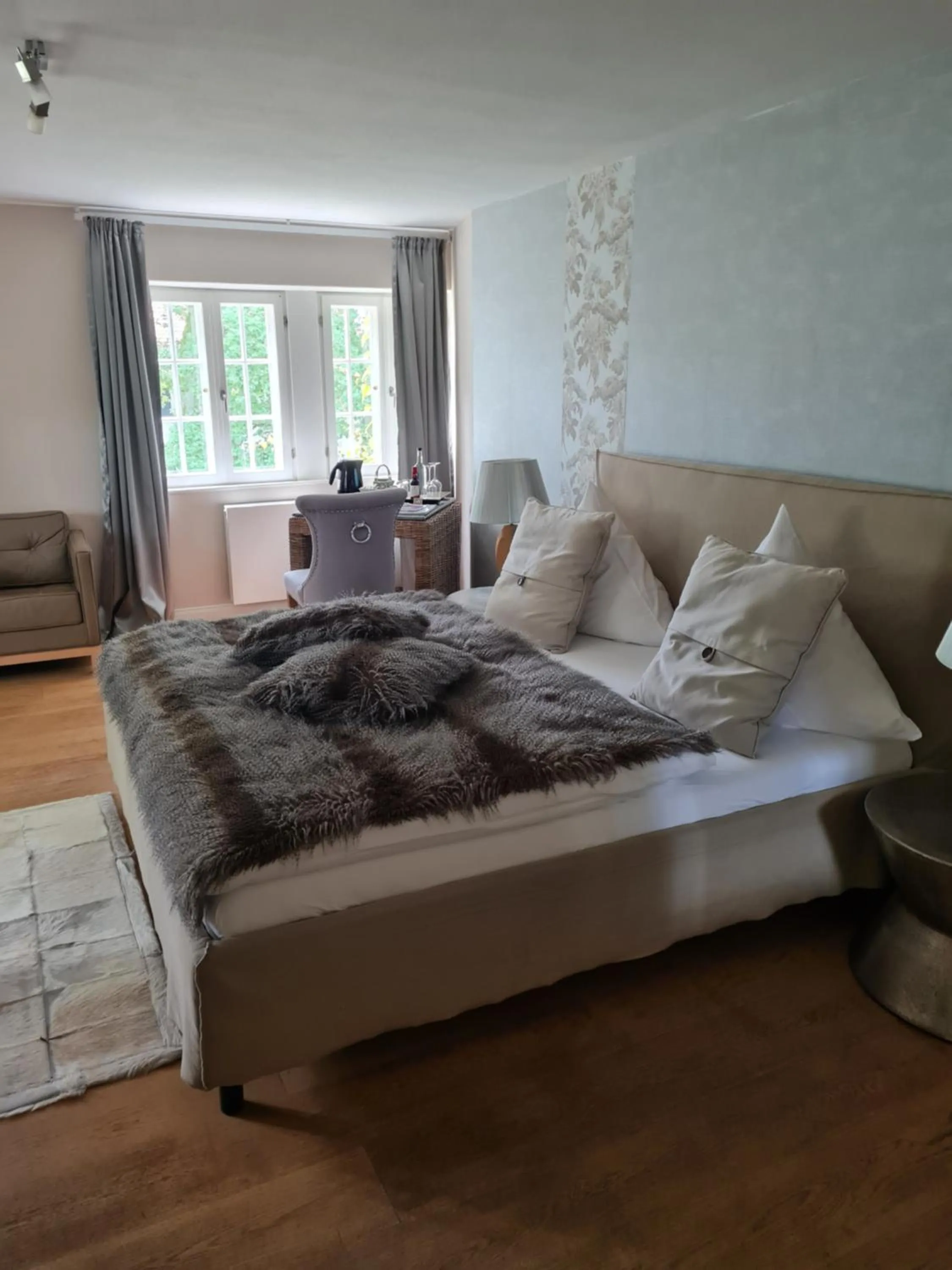 Bed in Hotel Gut Bardenhagen