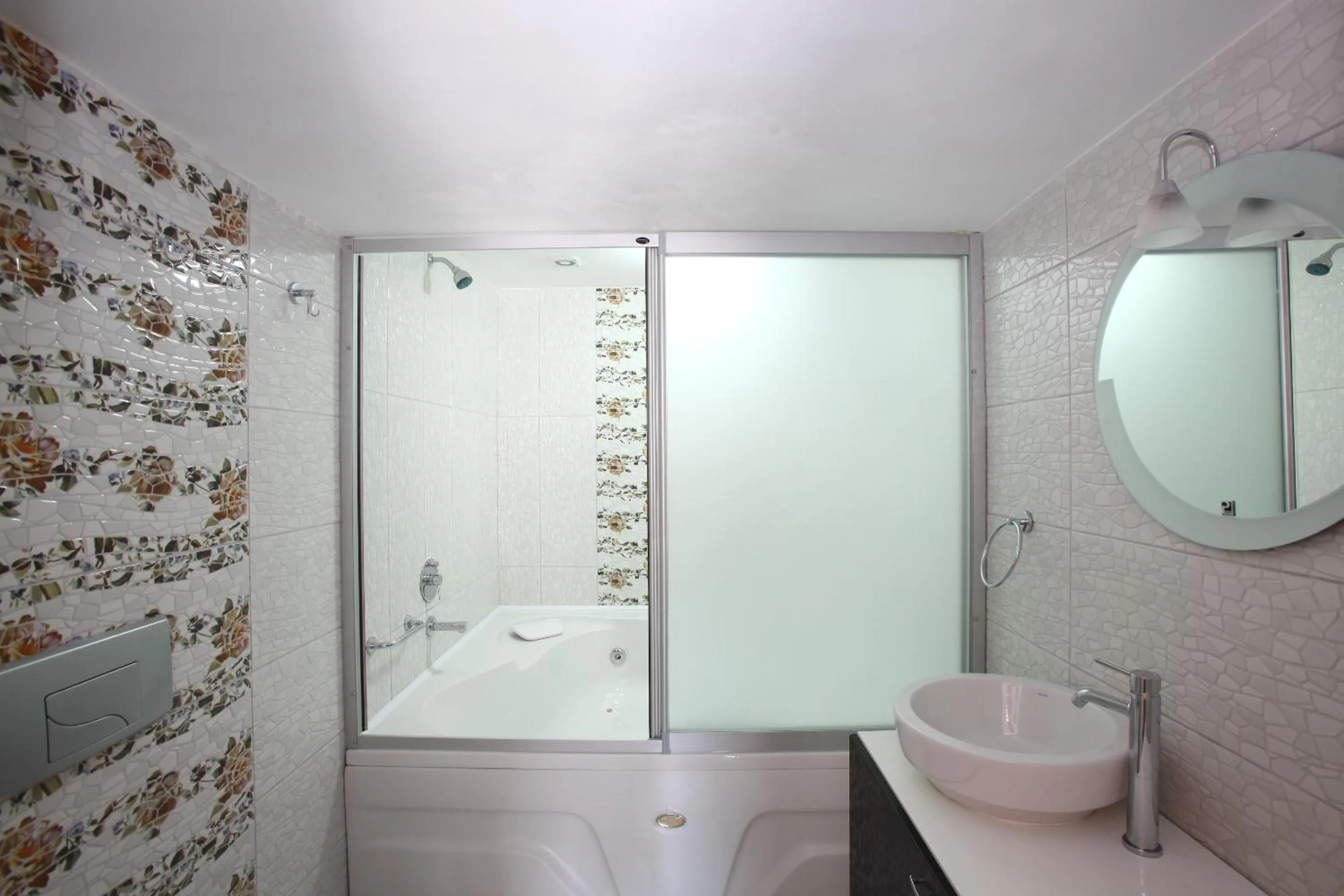 Bathroom in Delfi Hotel Spa & Wellness Center