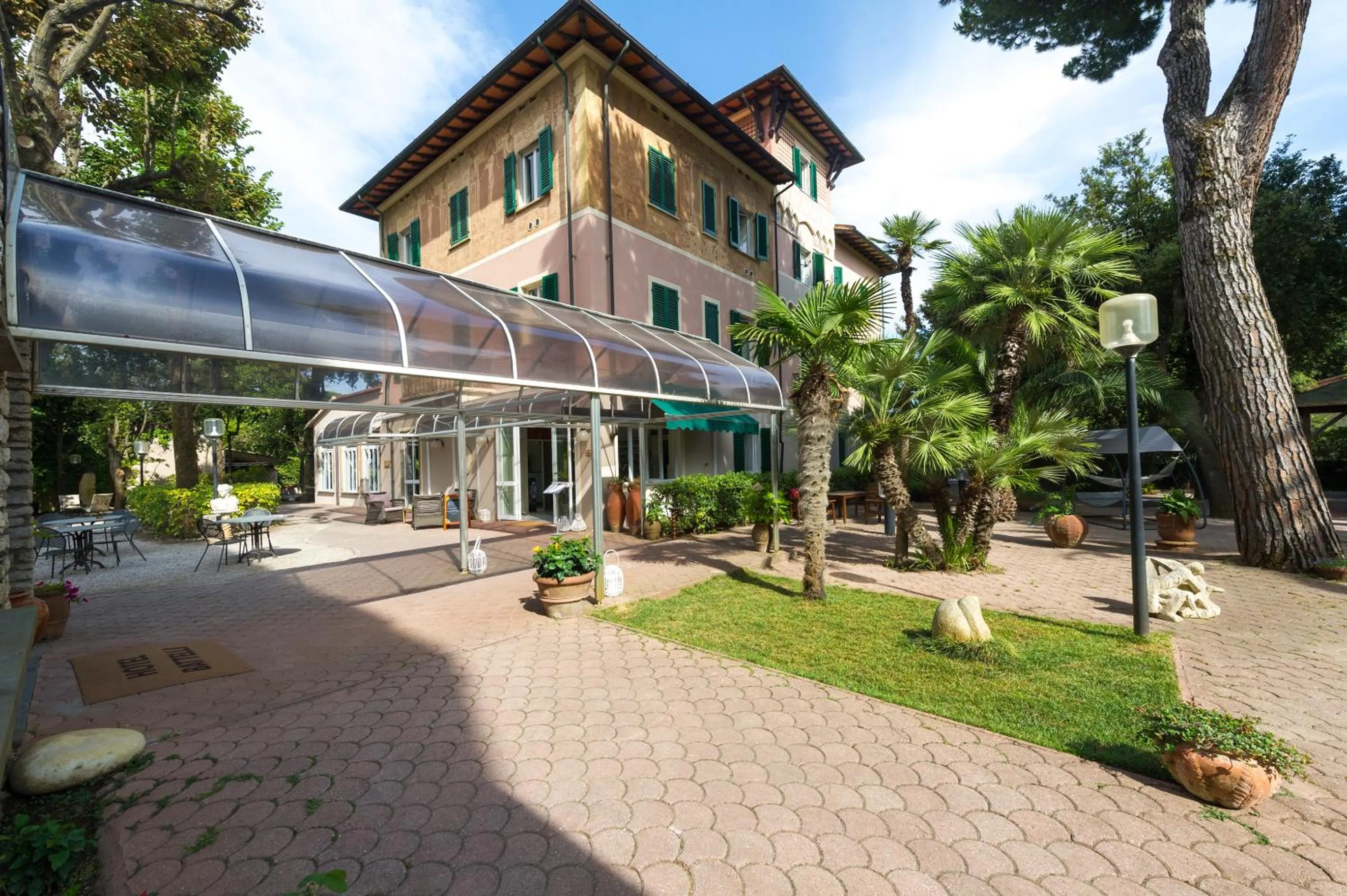 Property building in Albergo Battelli Only Adults