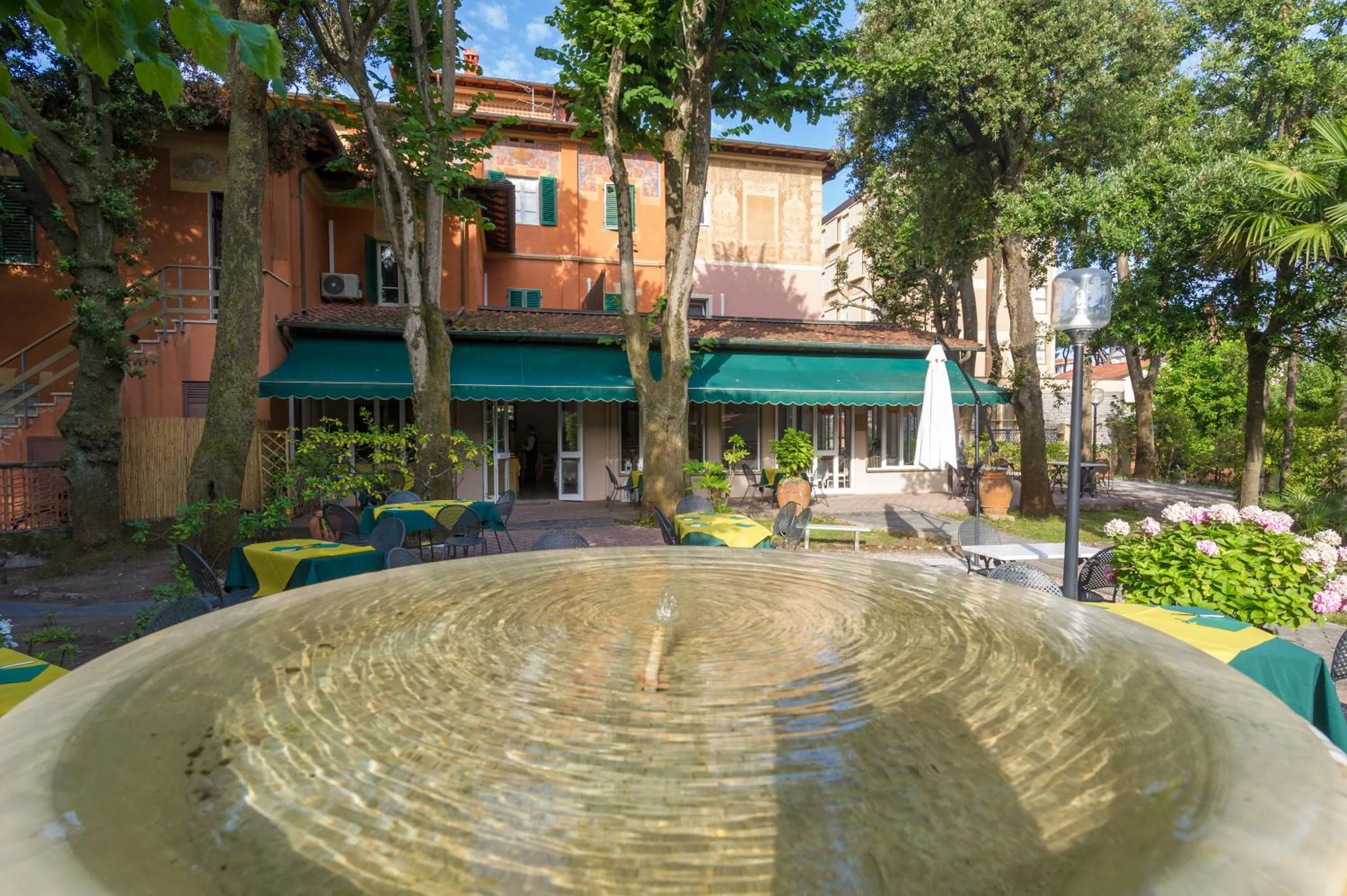 Restaurant/places to eat in Albergo Battelli Only Adults