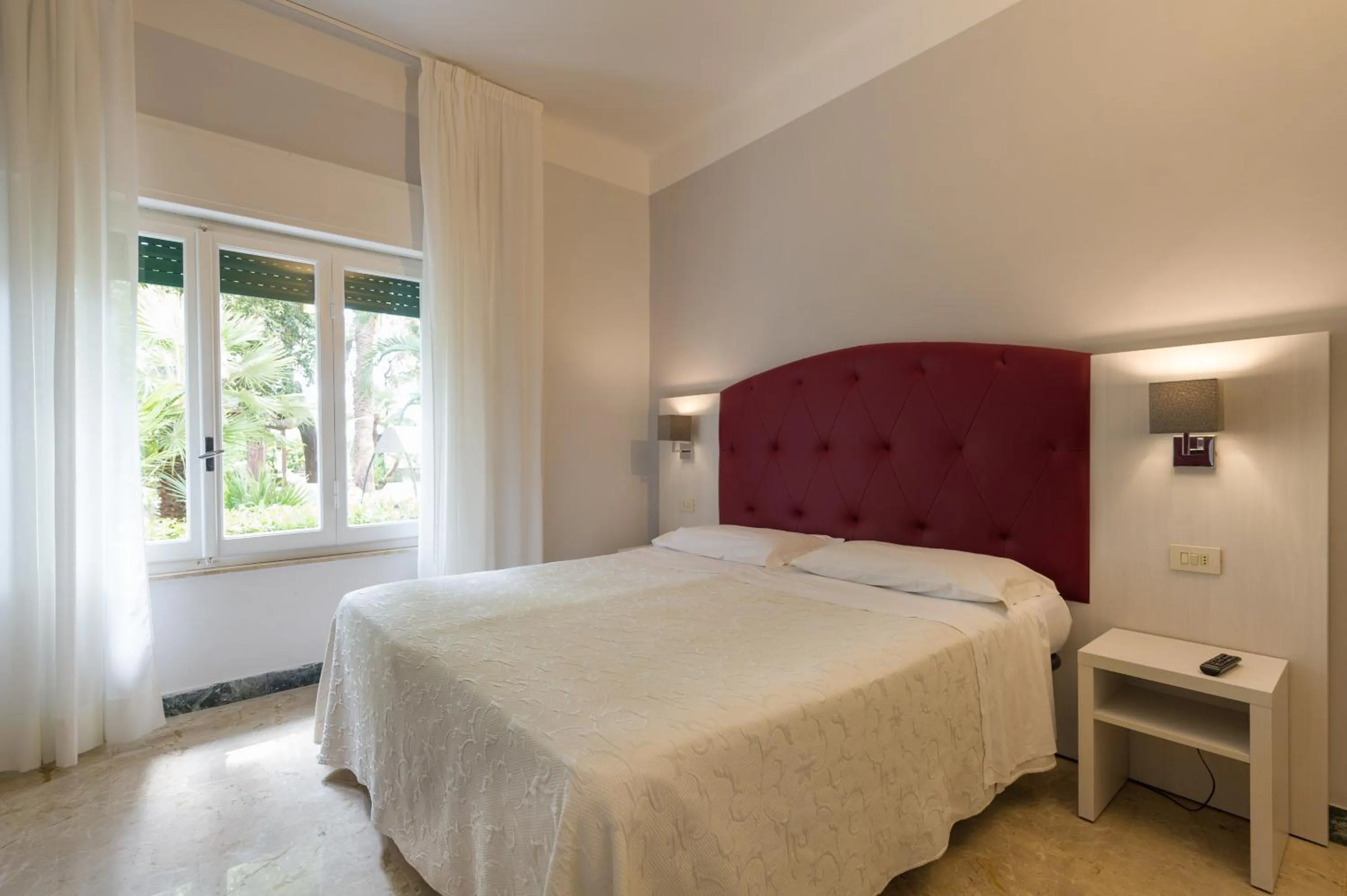 Bed in Albergo Battelli Only Adults