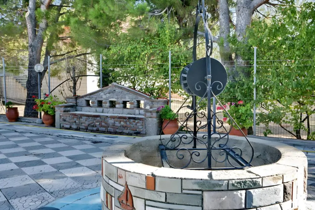 Theofilos Classic Hotel