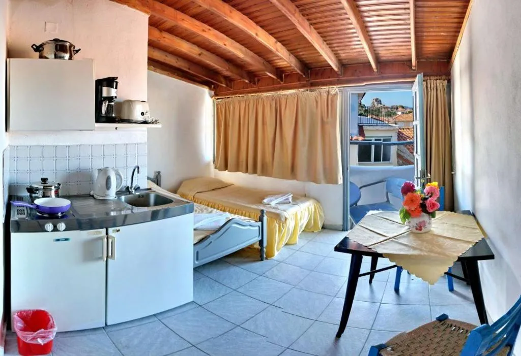 Theofilos Classic Hotel