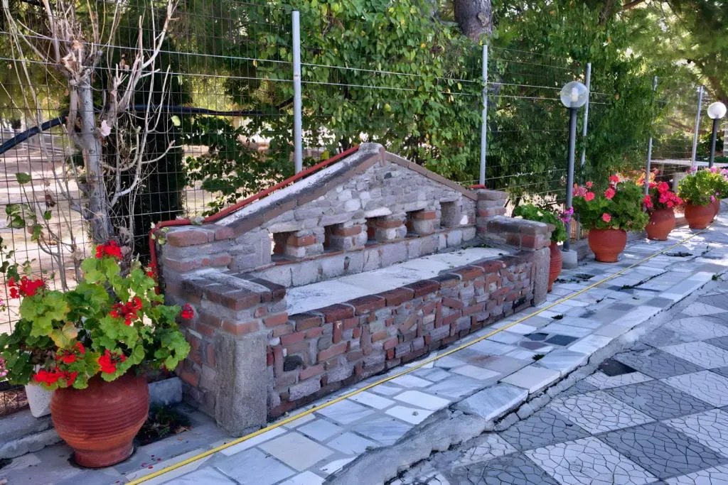 Theofilos Classic Hotel