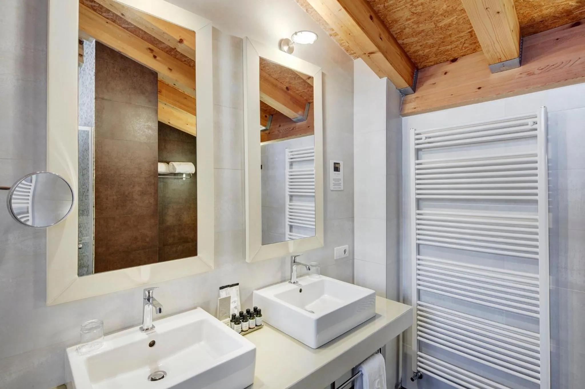 Bathroom in Sercotel Calle Mayor