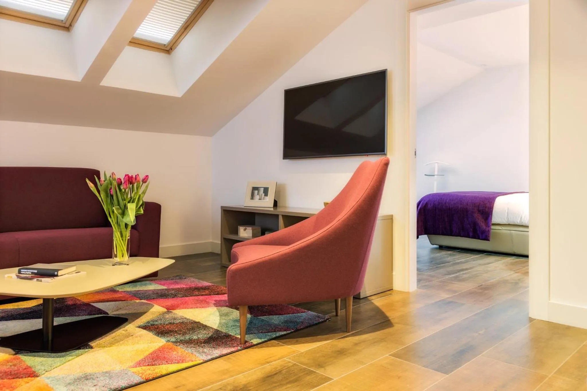 Photo of the whole room in Sercotel Calle Mayor