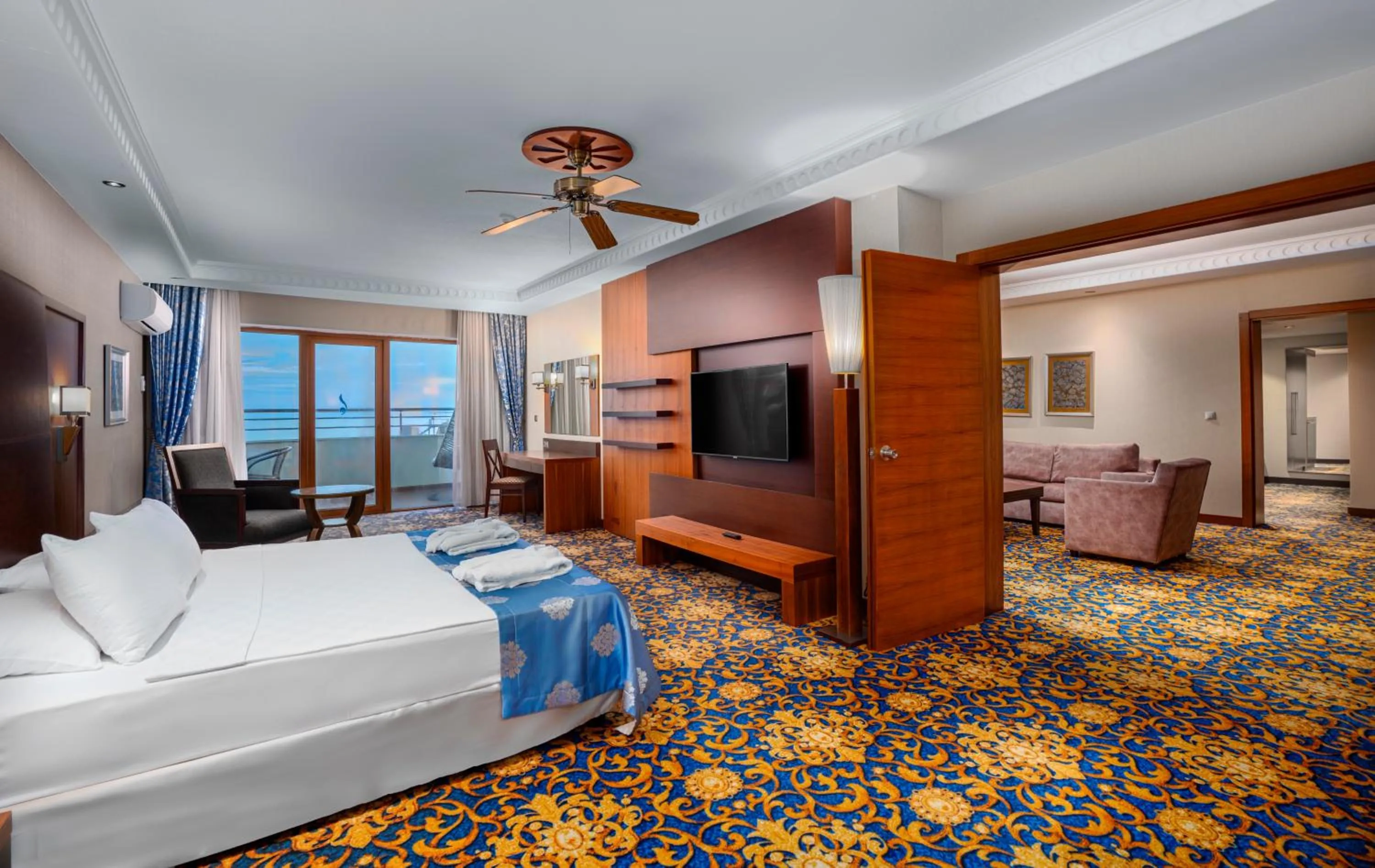 Communal lounge/ TV room, Bed in Bera Alanya Hotel - Halal All Inclusive