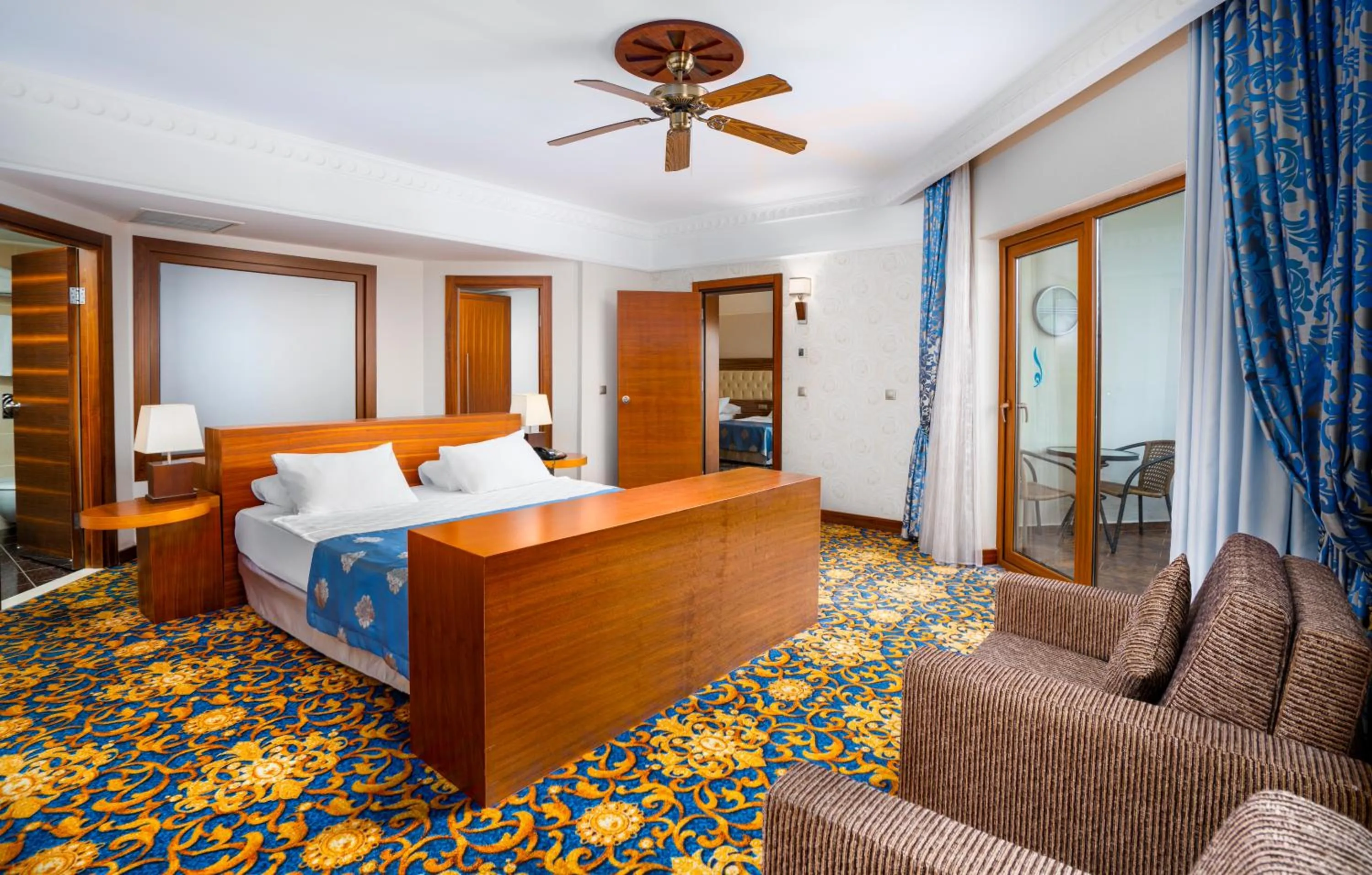 Shower, Bed in Bera Alanya Hotel - Halal All Inclusive