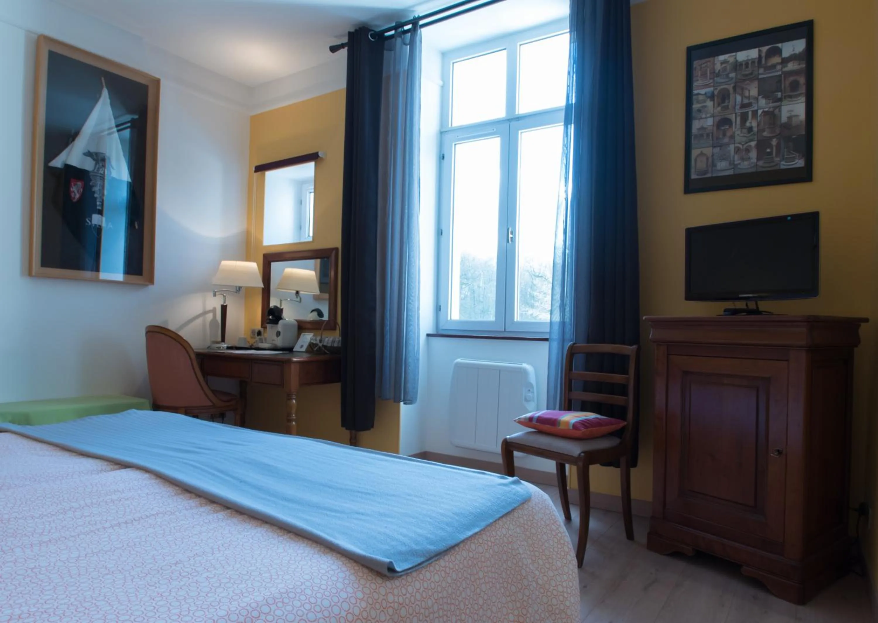 Bed in Auberge du Manet