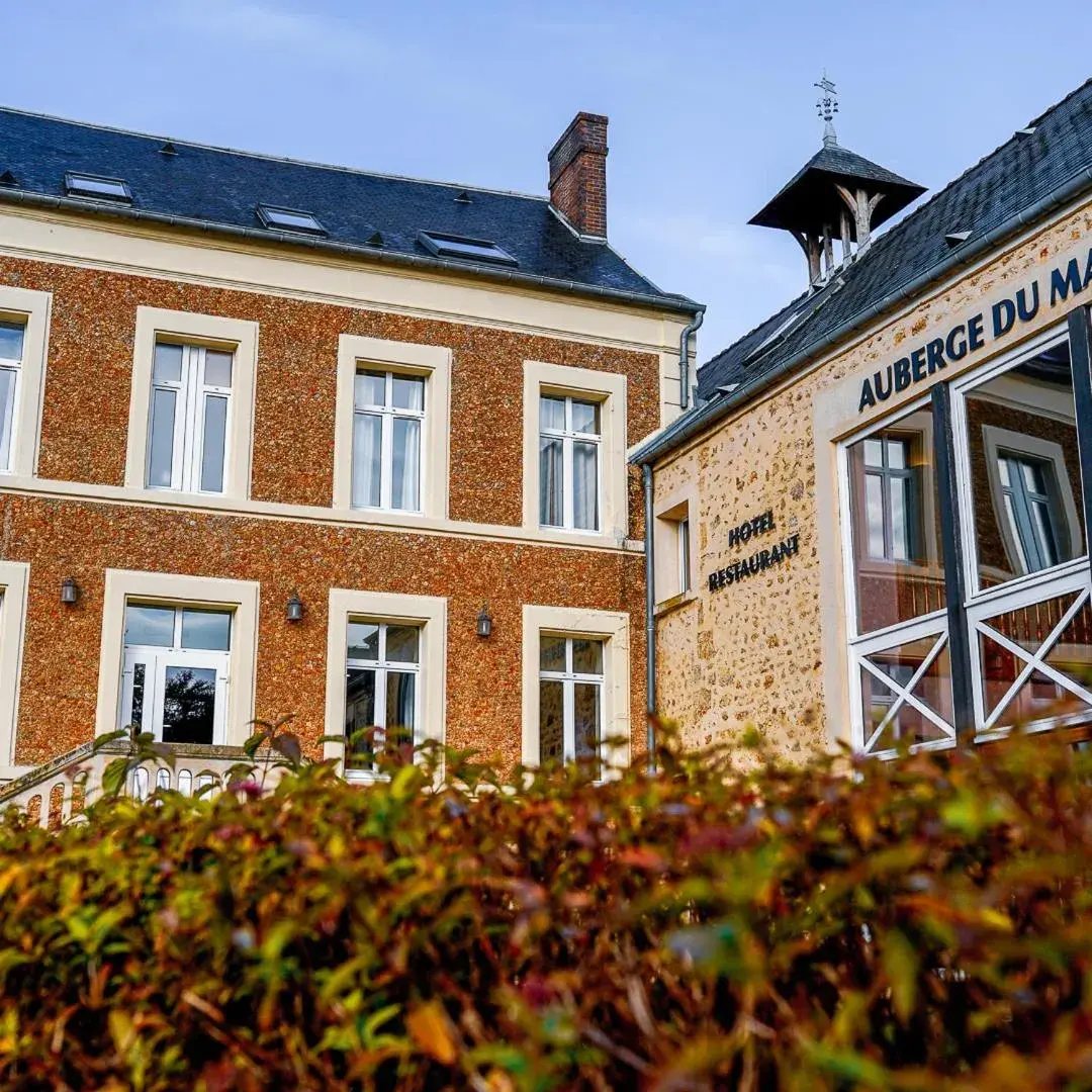 Property building in Auberge du Manet Property building in Auberge du Manet