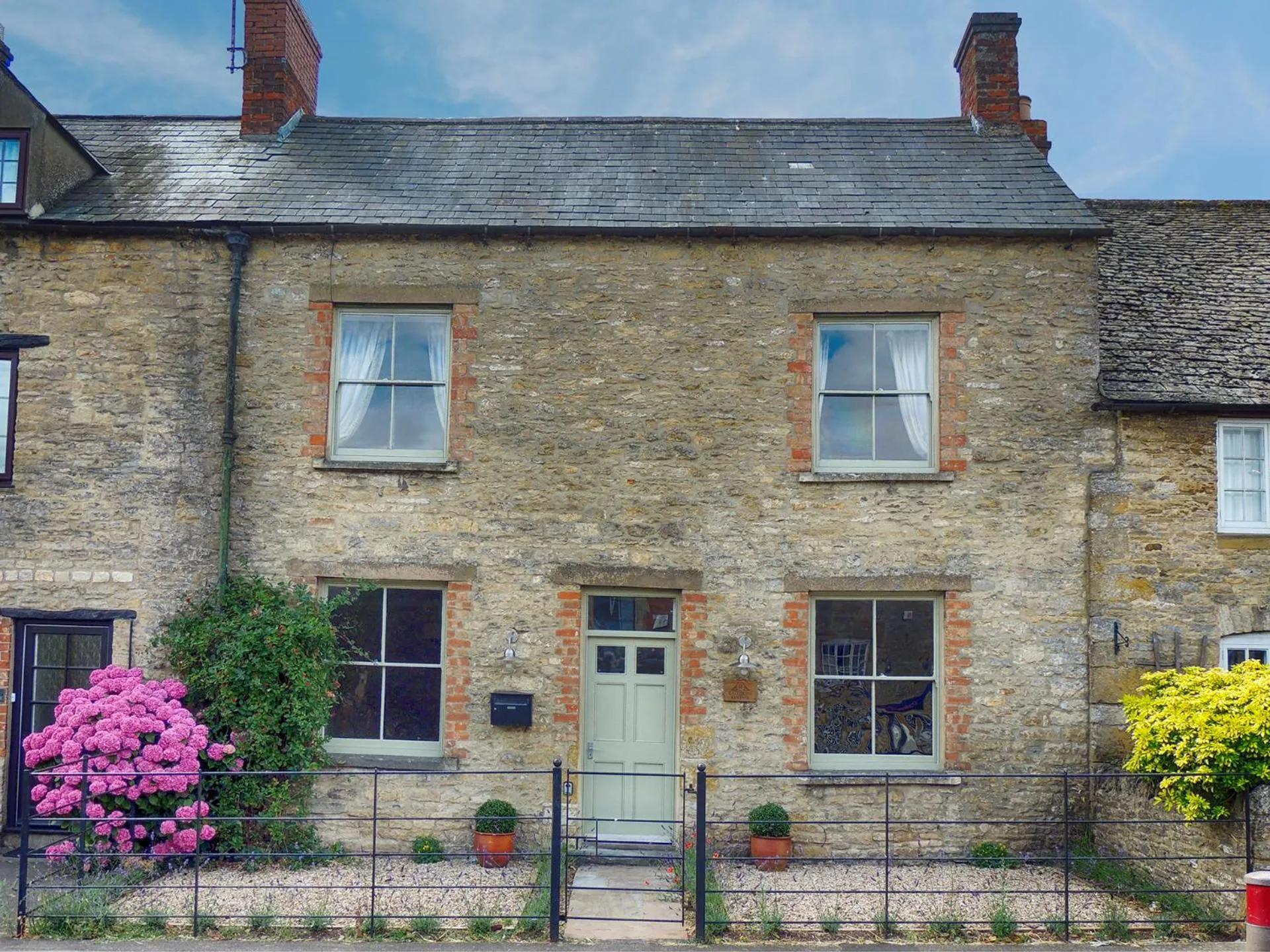 Rathbone Cottage - Pets Stay for Free