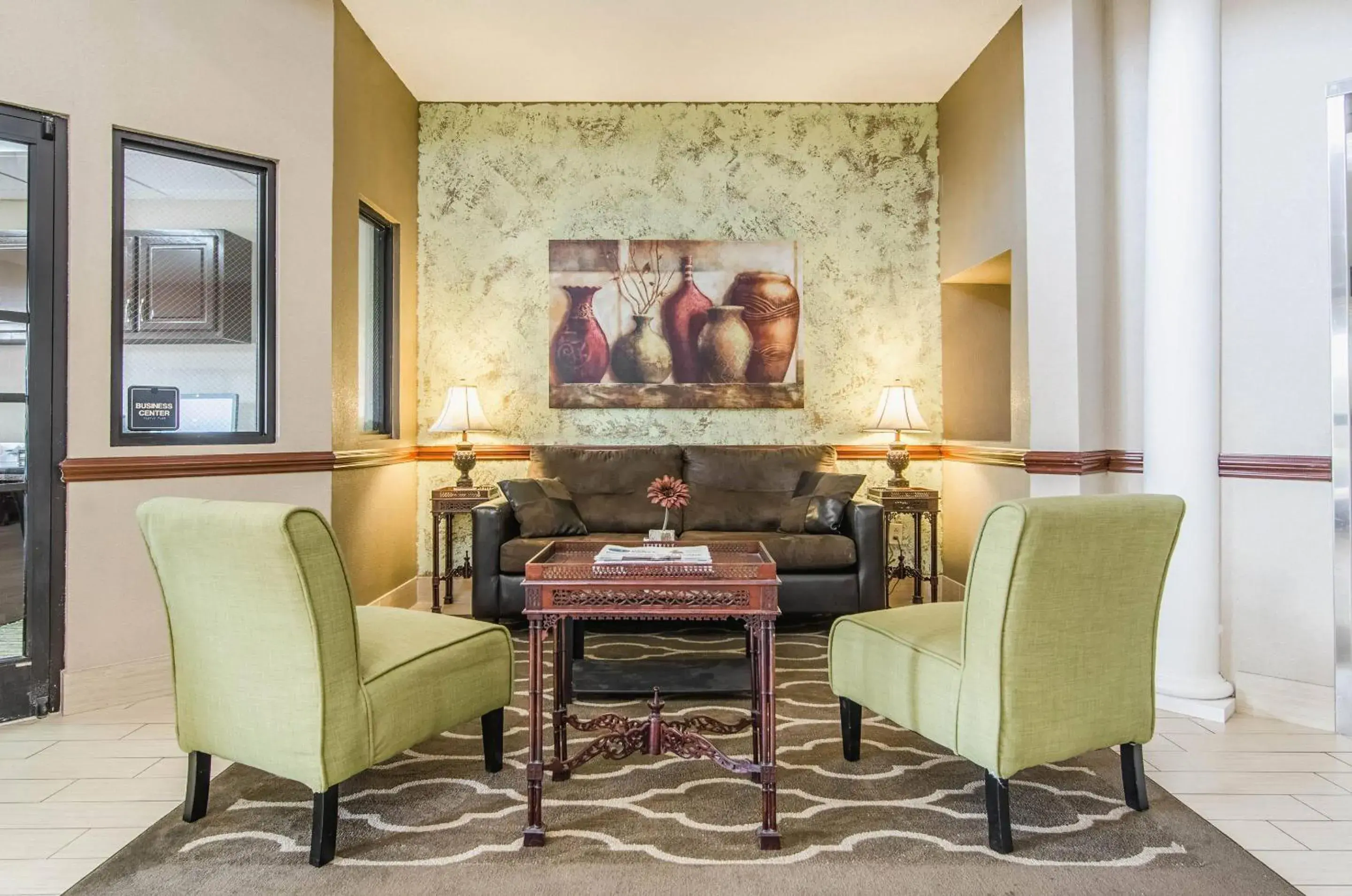 Lobby or reception in Quality Suites Graham - Burlington South Lobby or reception in Quality Suites Graham - Burlington South