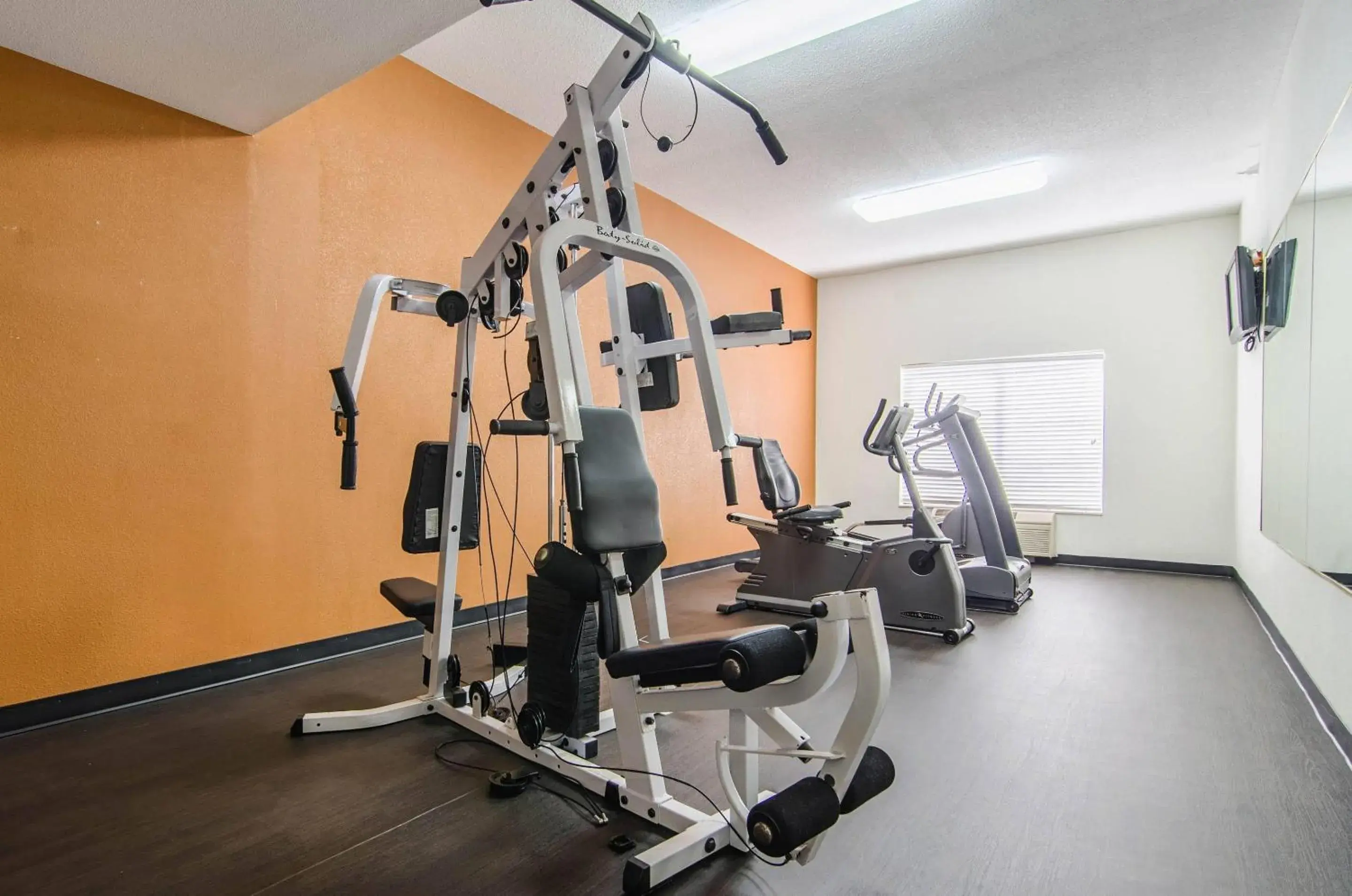 Fitness centre/facilities in Quality Suites Graham - Burlington South Fitness centre/facilities in Quality Suites Graham - Burlington South