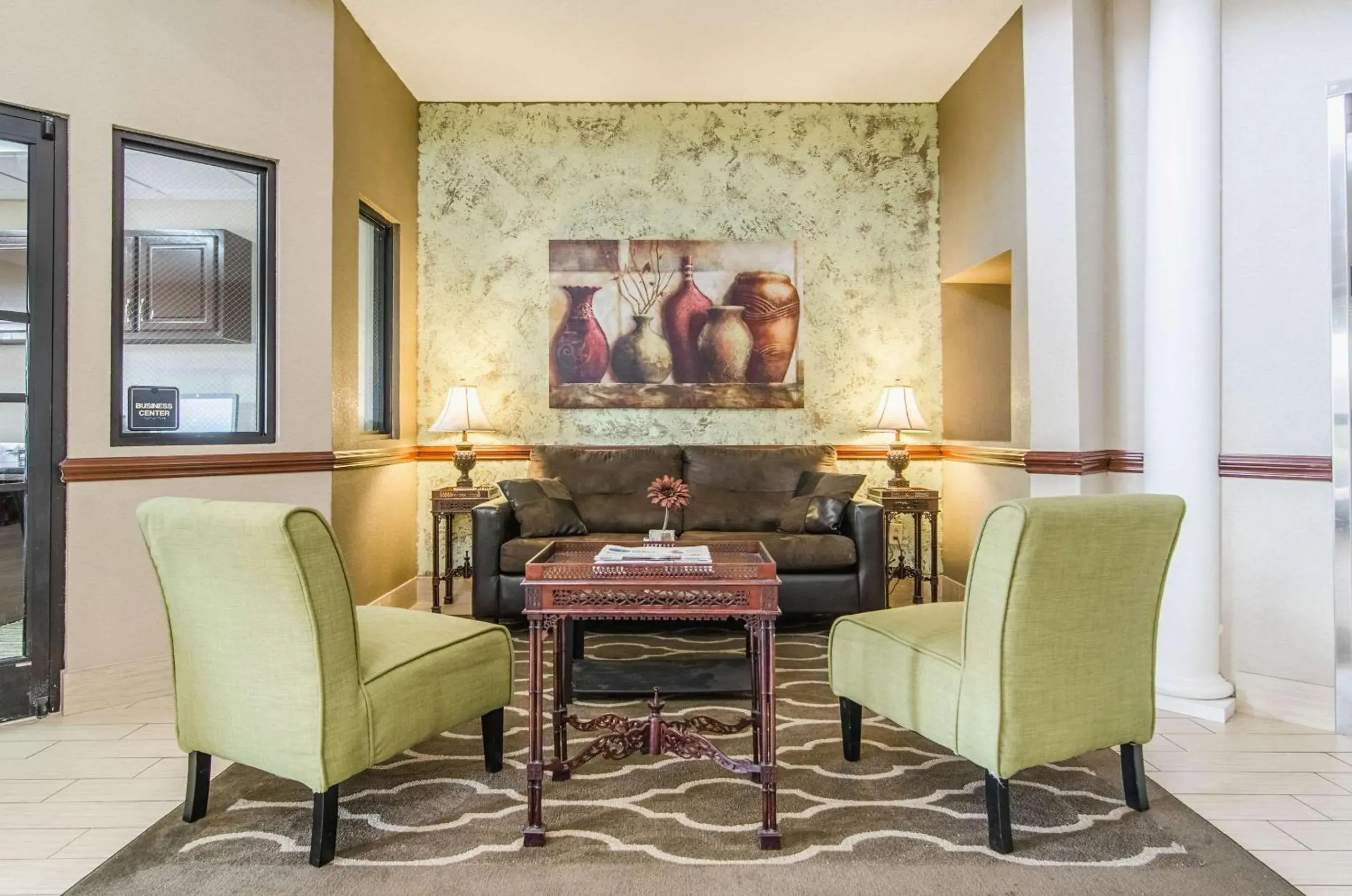 Lobby or reception in Quality Suites Graham - Burlington South Lobby or reception in Quality Suites Graham - Burlington South