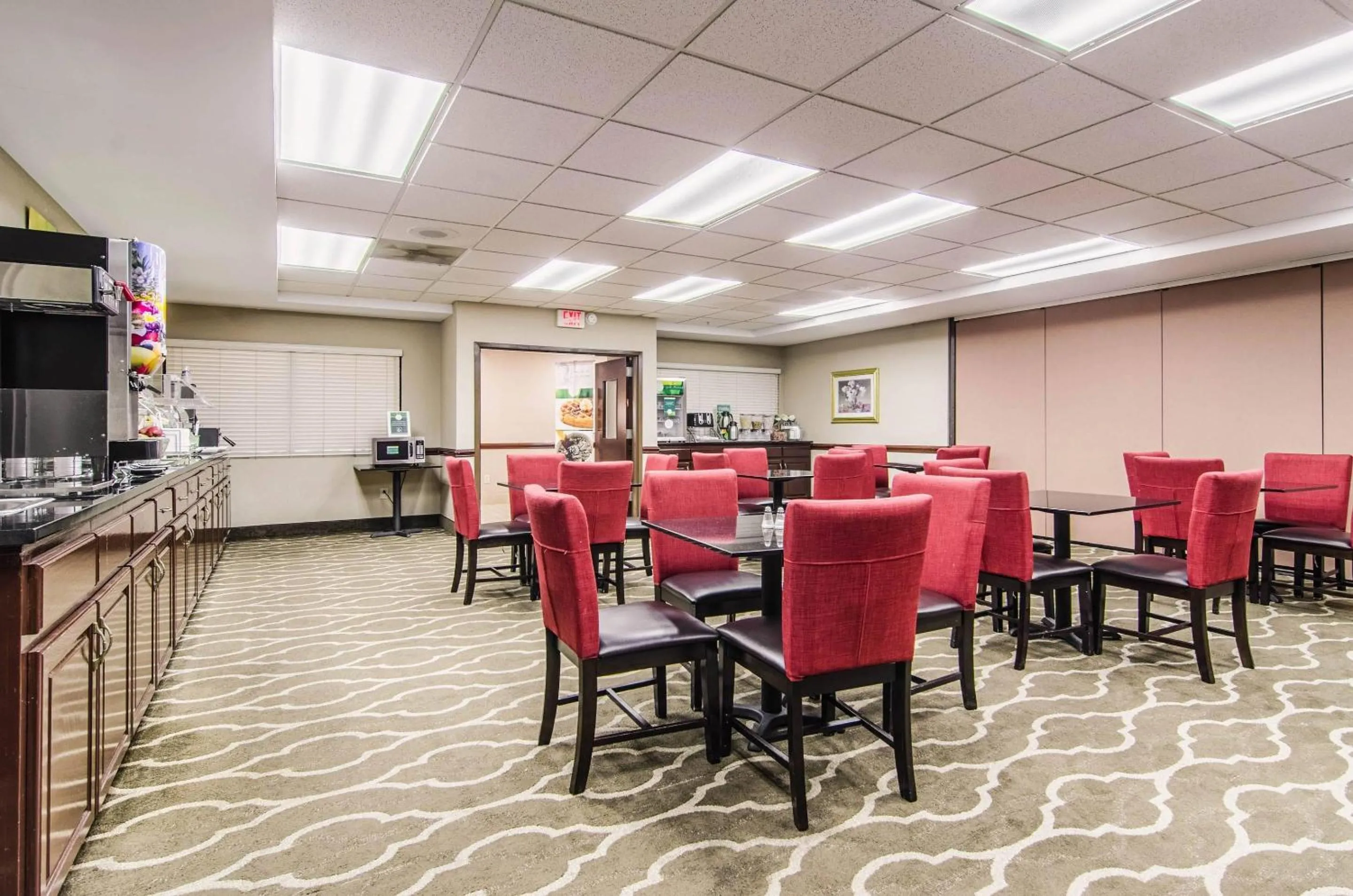 Breakfast in Quality Suites Graham - Burlington South