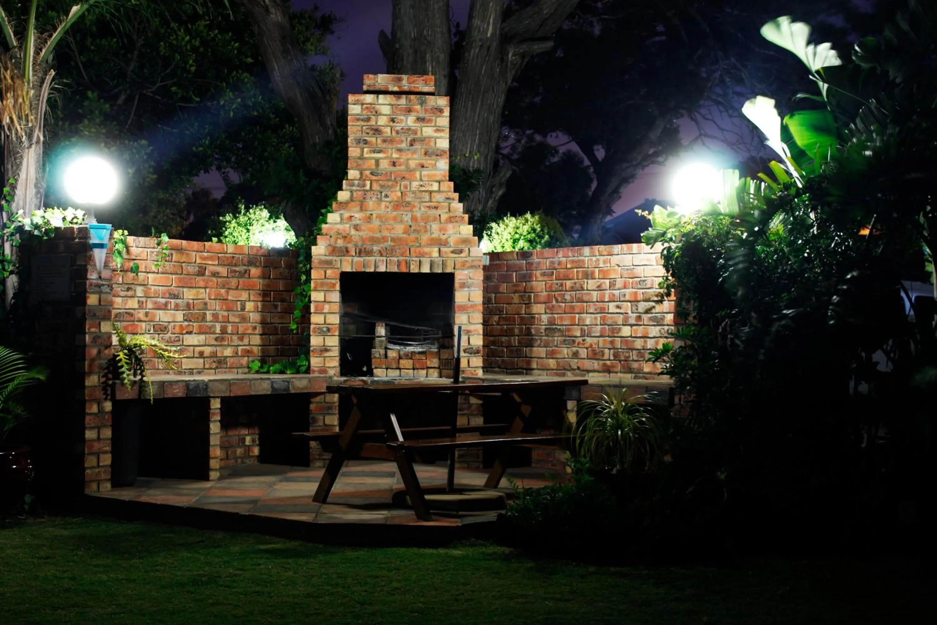 BBQ facilities in Amani Guest Lodge