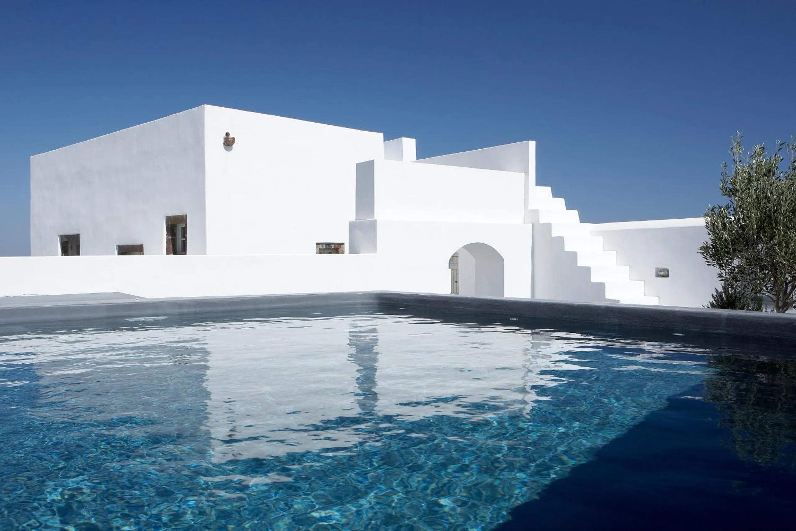 Swimming pool in Villa Fabrica Santorini