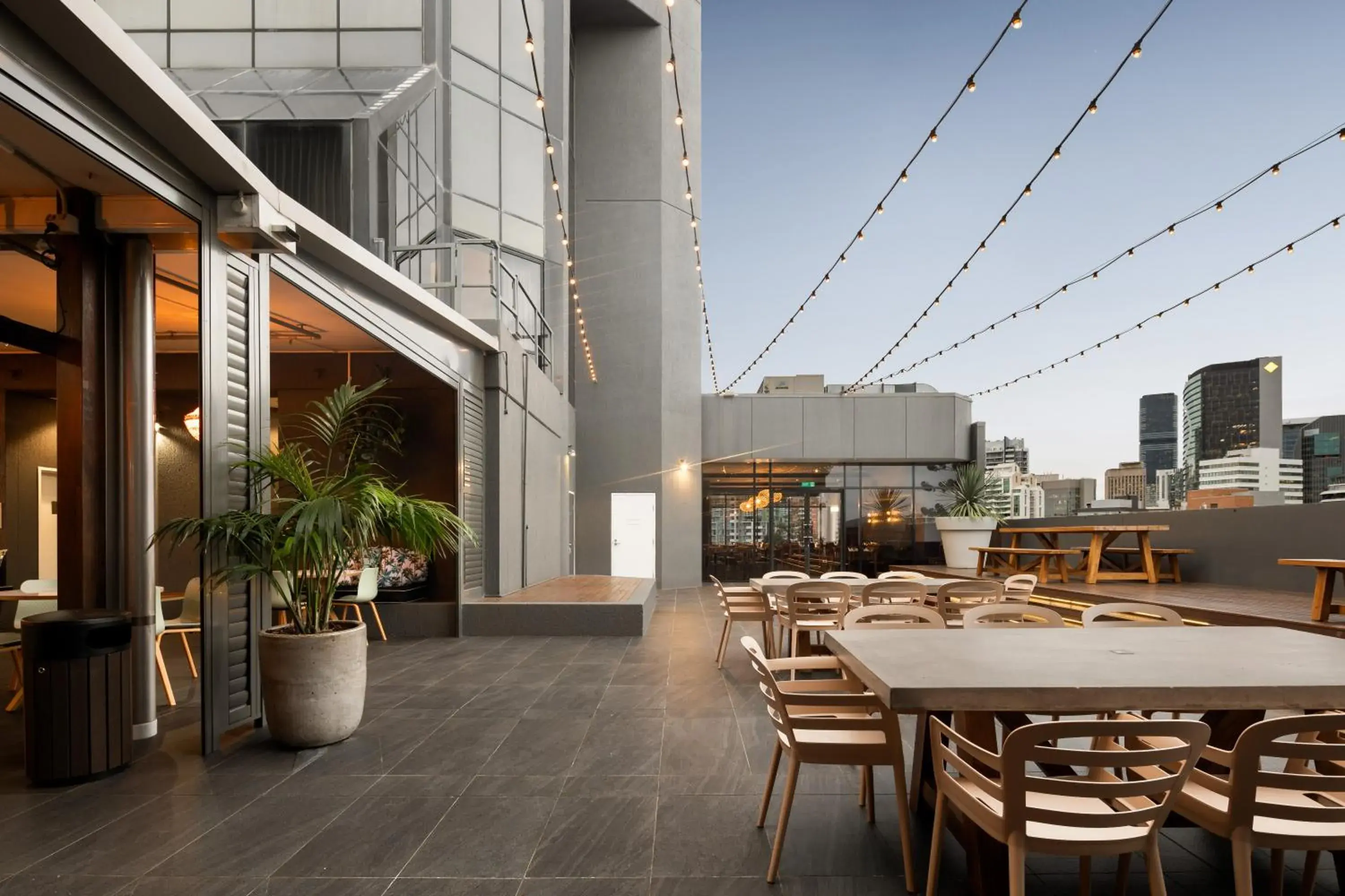 Inner courtyard view in Hotel Grand Chancellor Brisbane Inner courtyard view in Hotel Grand Chancellor Brisbane