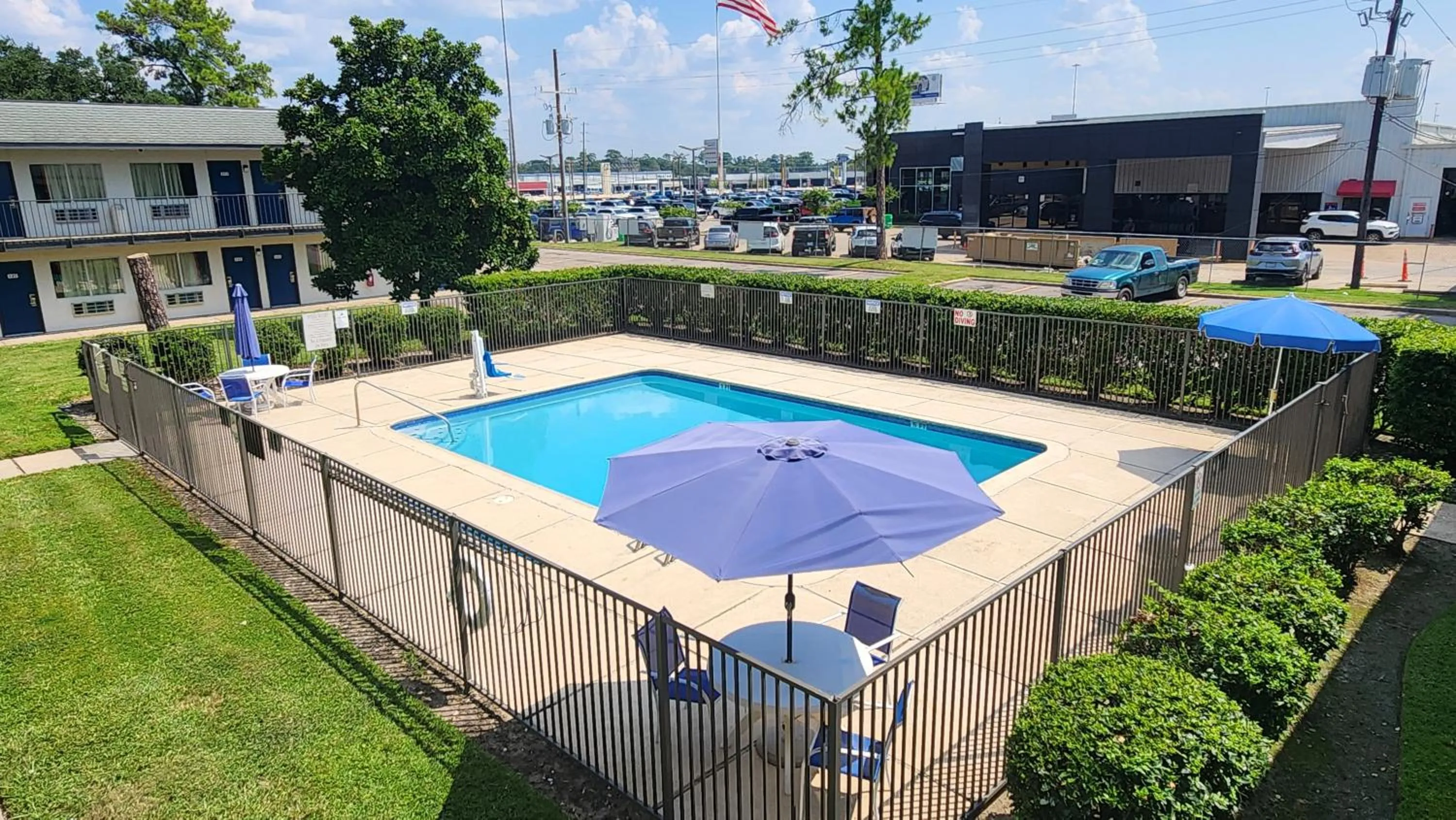 Property building in Motel 6-Conroe, TX