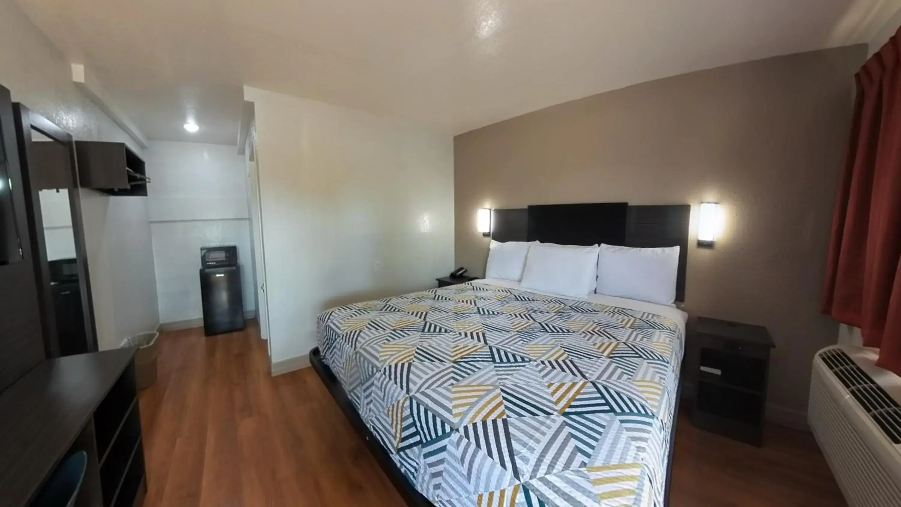 Photo of the whole room, Bed in Motel 6-Conroe, TX Photo of the whole room, Bed in Motel 6-Conroe, TX