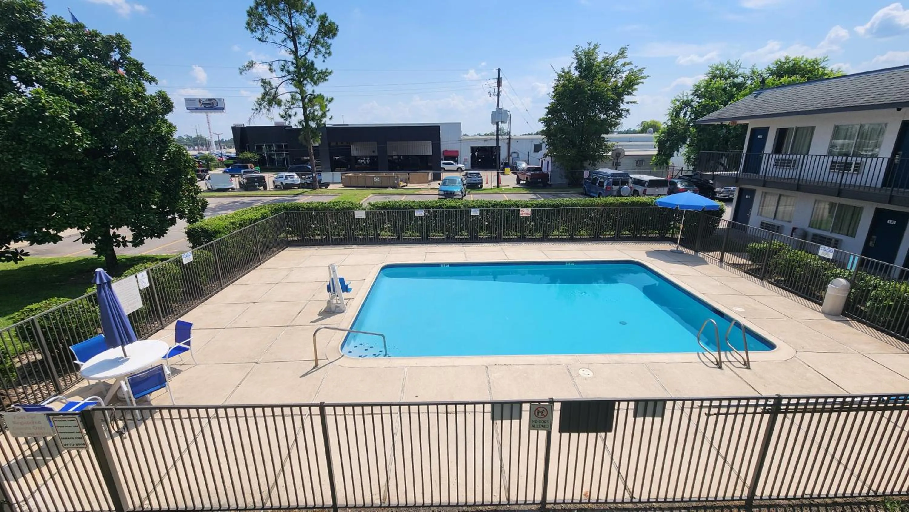 Property building in Motel 6-Conroe, TX