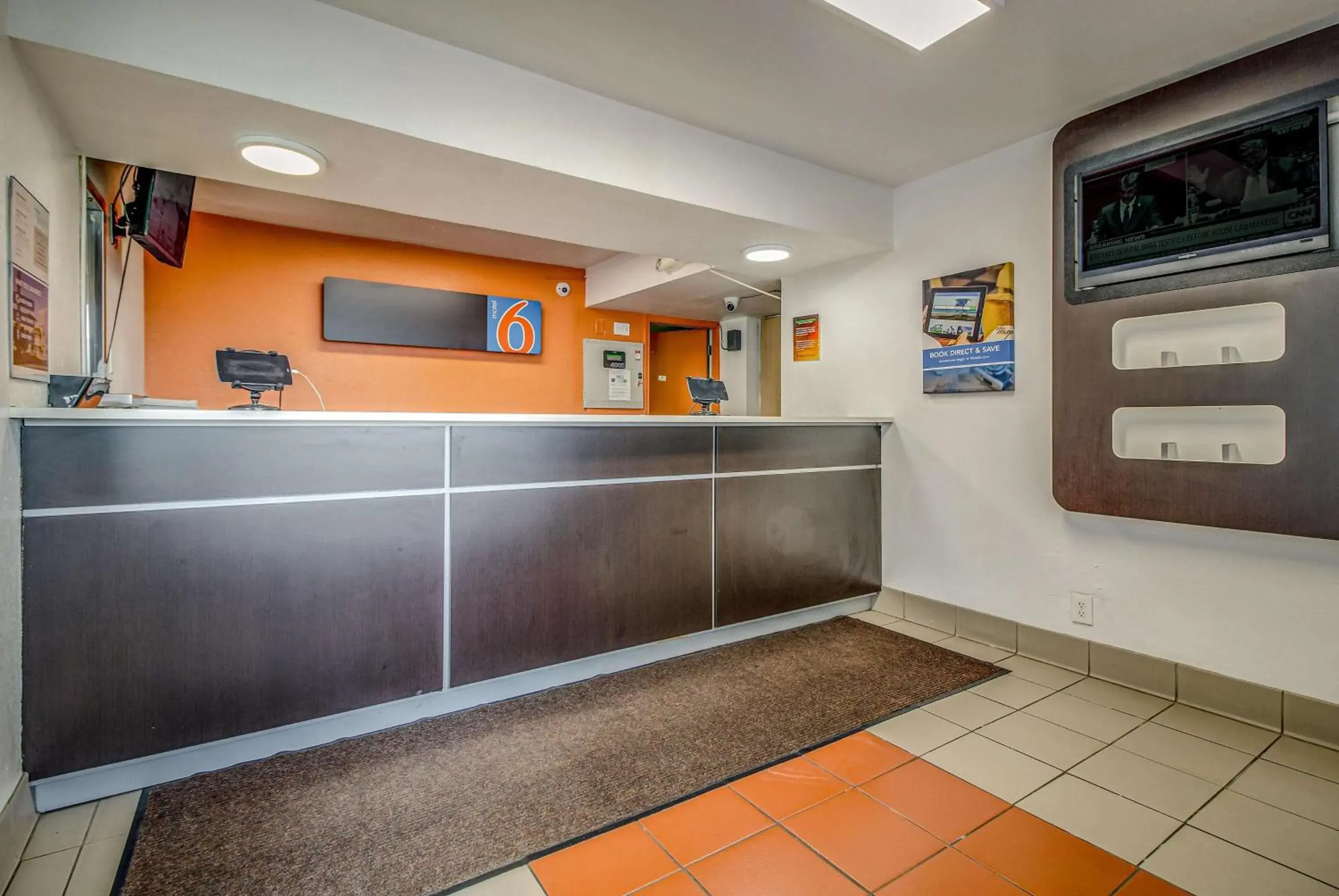 Lobby or reception in Motel 6-Conroe, TX Lobby or reception in Motel 6-Conroe, TX