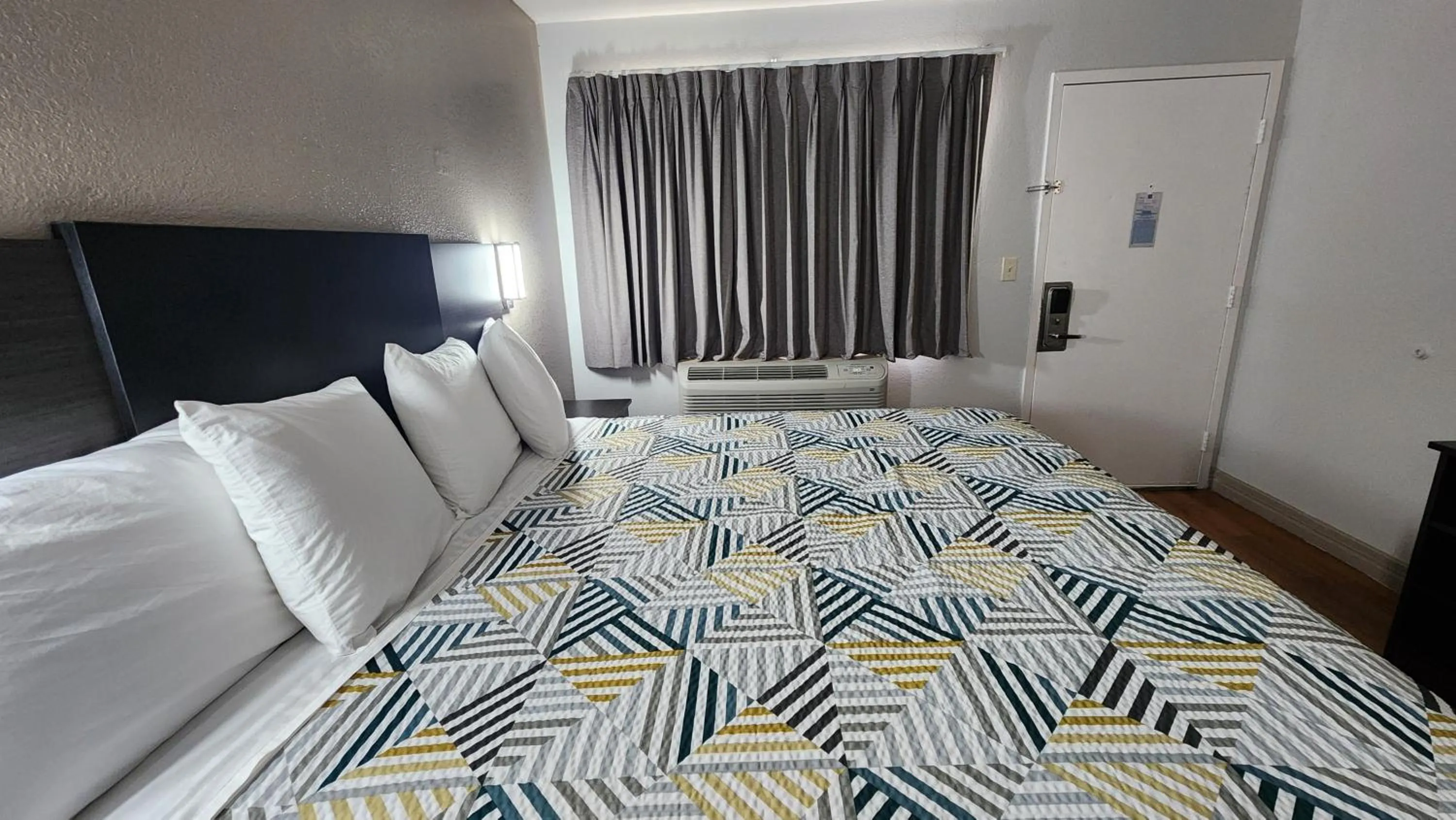 Bed in Motel 6-Conroe, TX