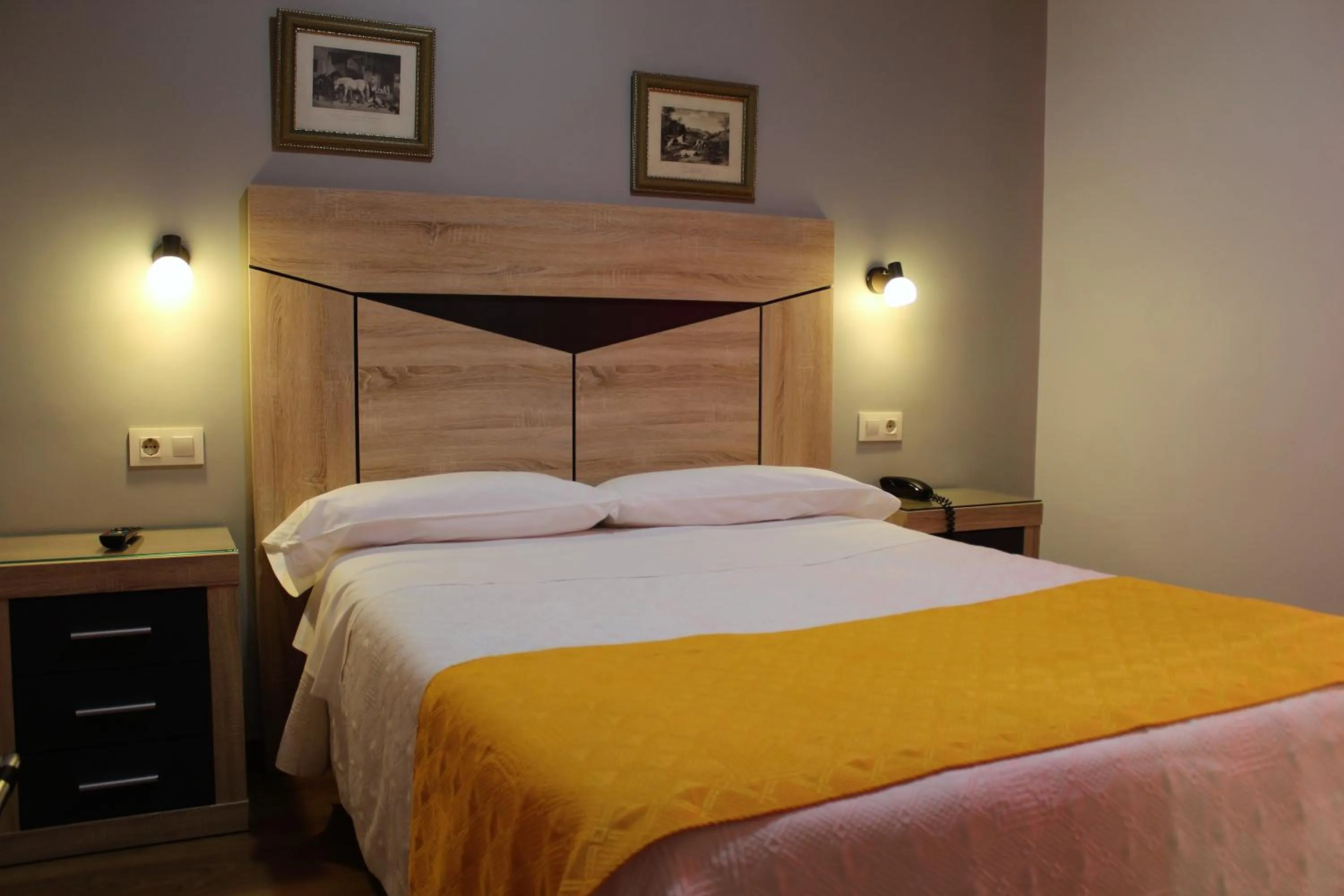 Bed in Hostal Madrid