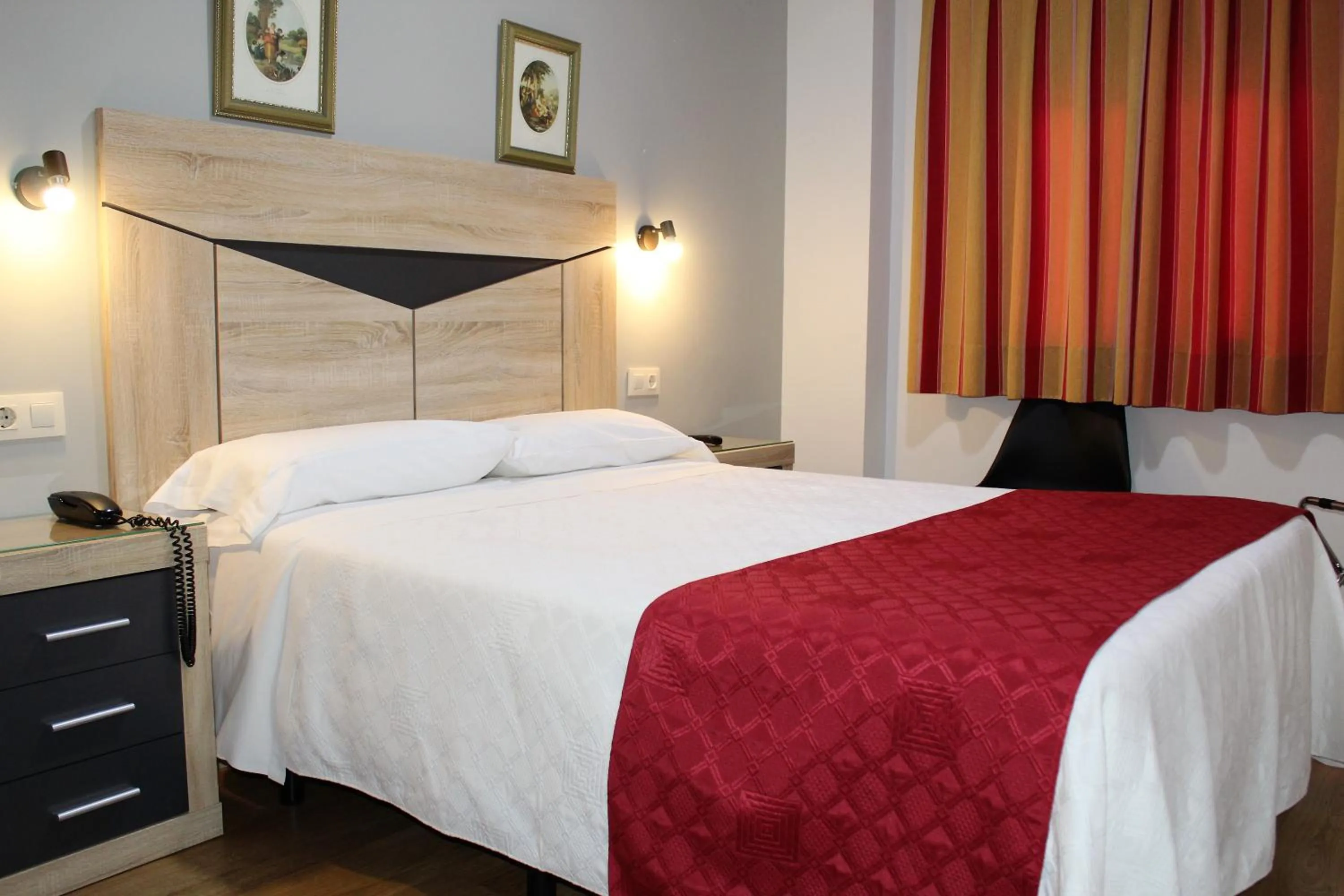 Bed in Hostal Madrid