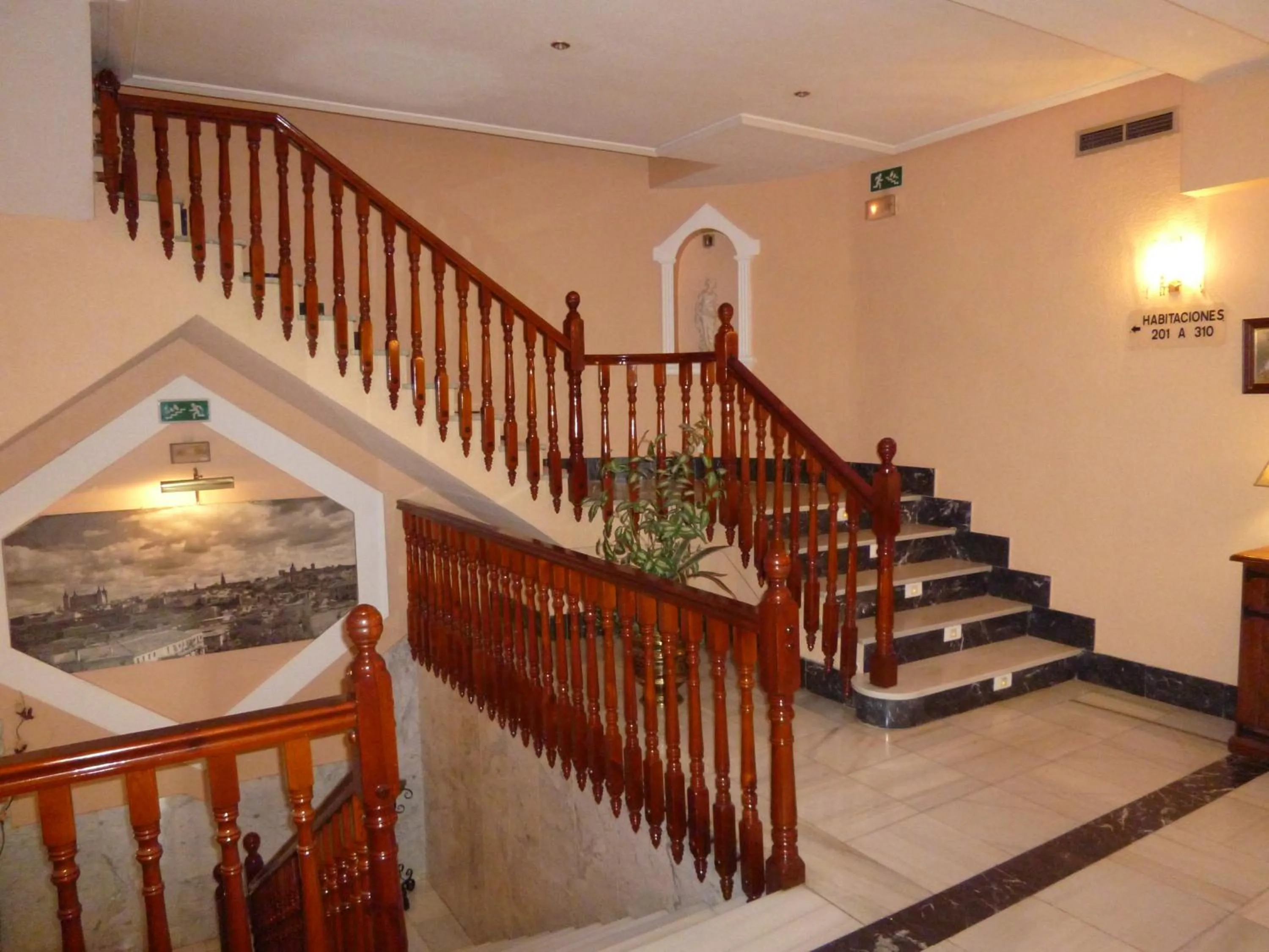 Area and facilities in Hostal Madrid