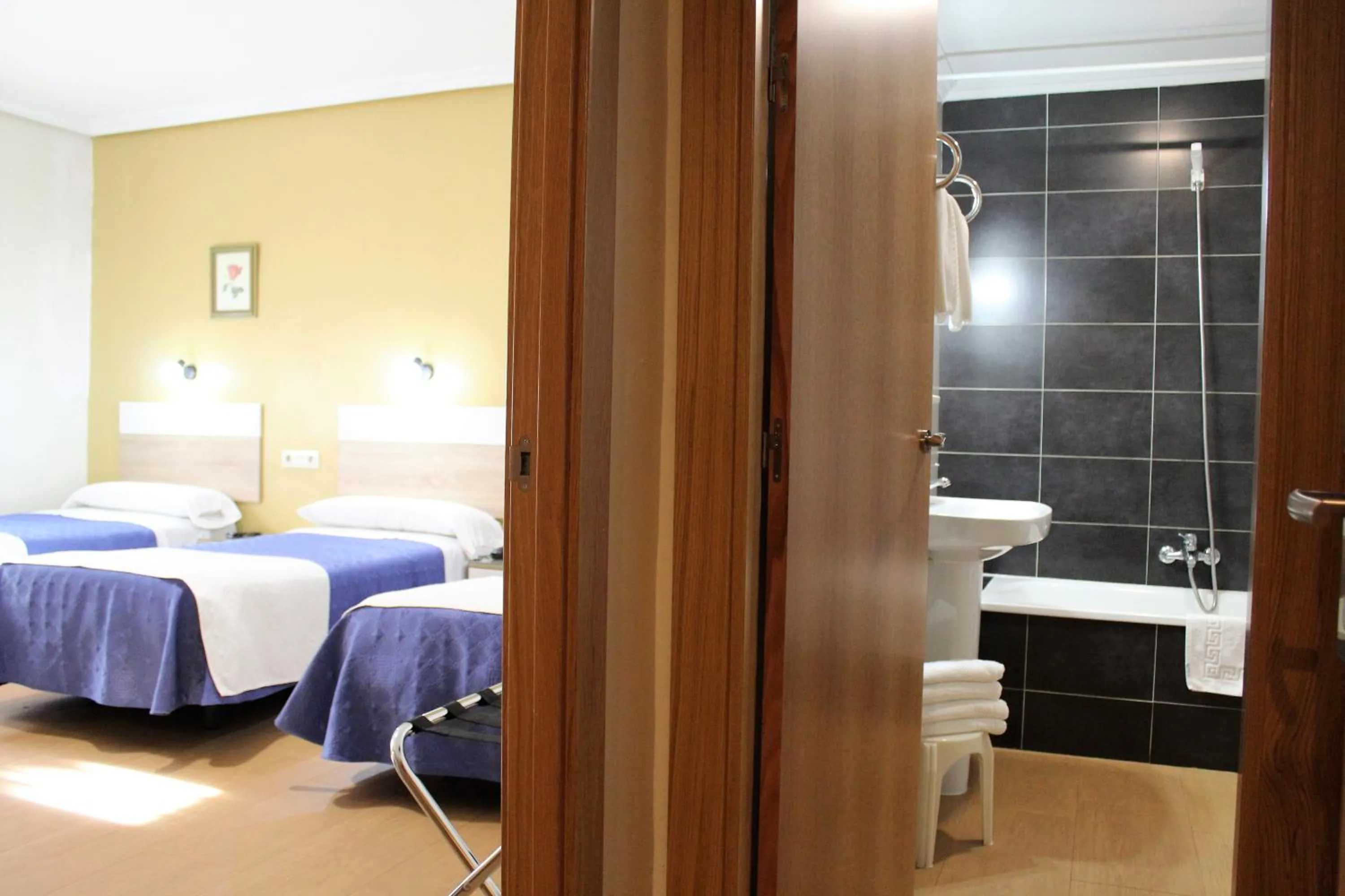 Bathroom, Bed in Hostal Madrid