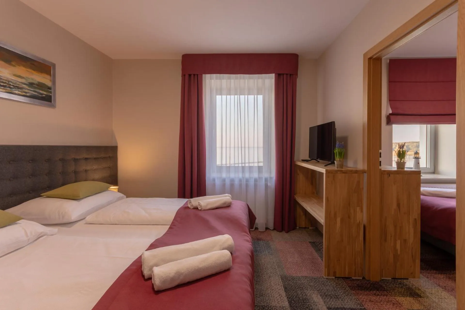 Photo of the whole room in Marina Pallatium Premium Floor