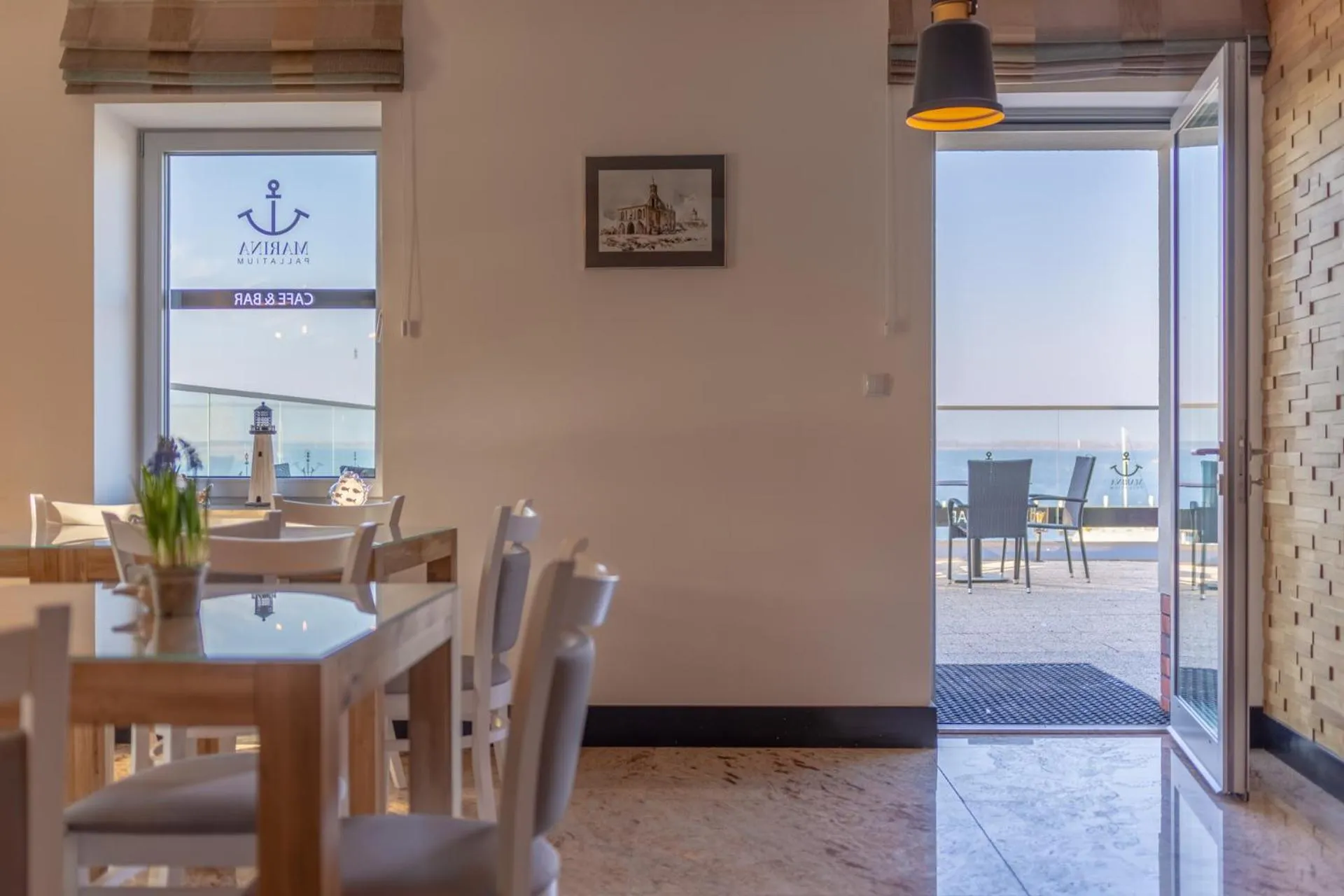 Restaurant/places to eat in Marina Pallatium Premium Floor